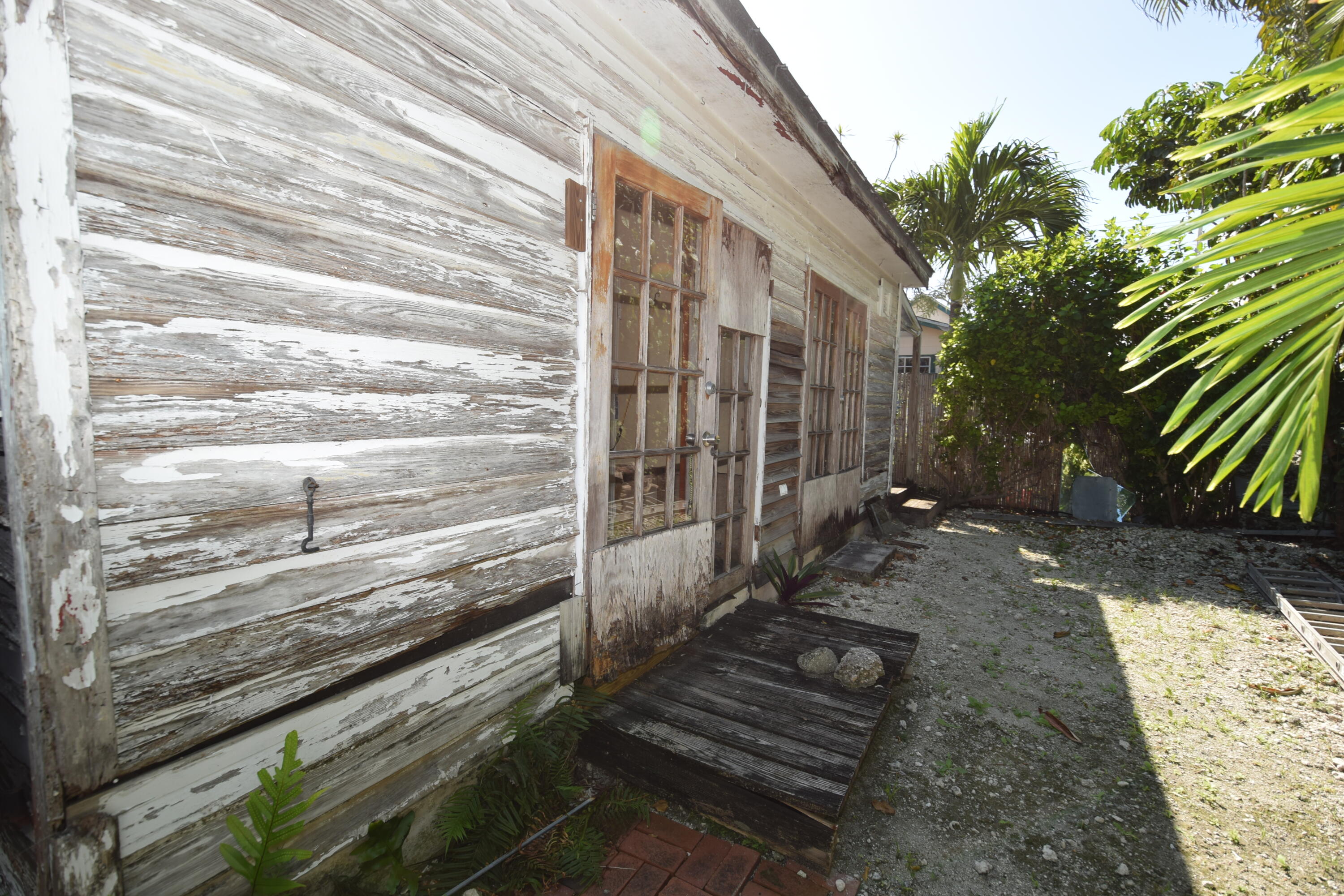 1102 Whitehead Street Property Photo 18