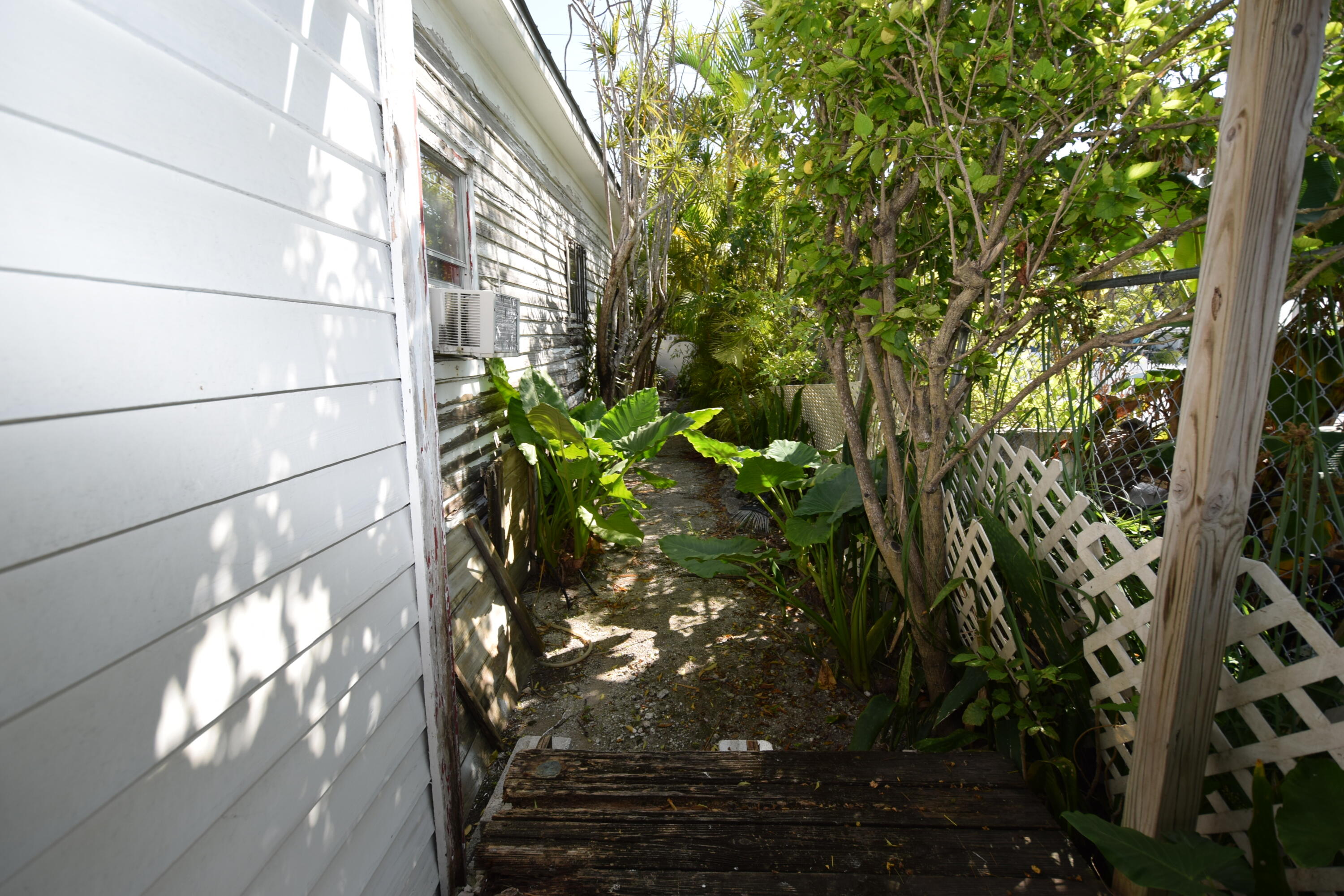 1102 Whitehead Street Property Photo 21