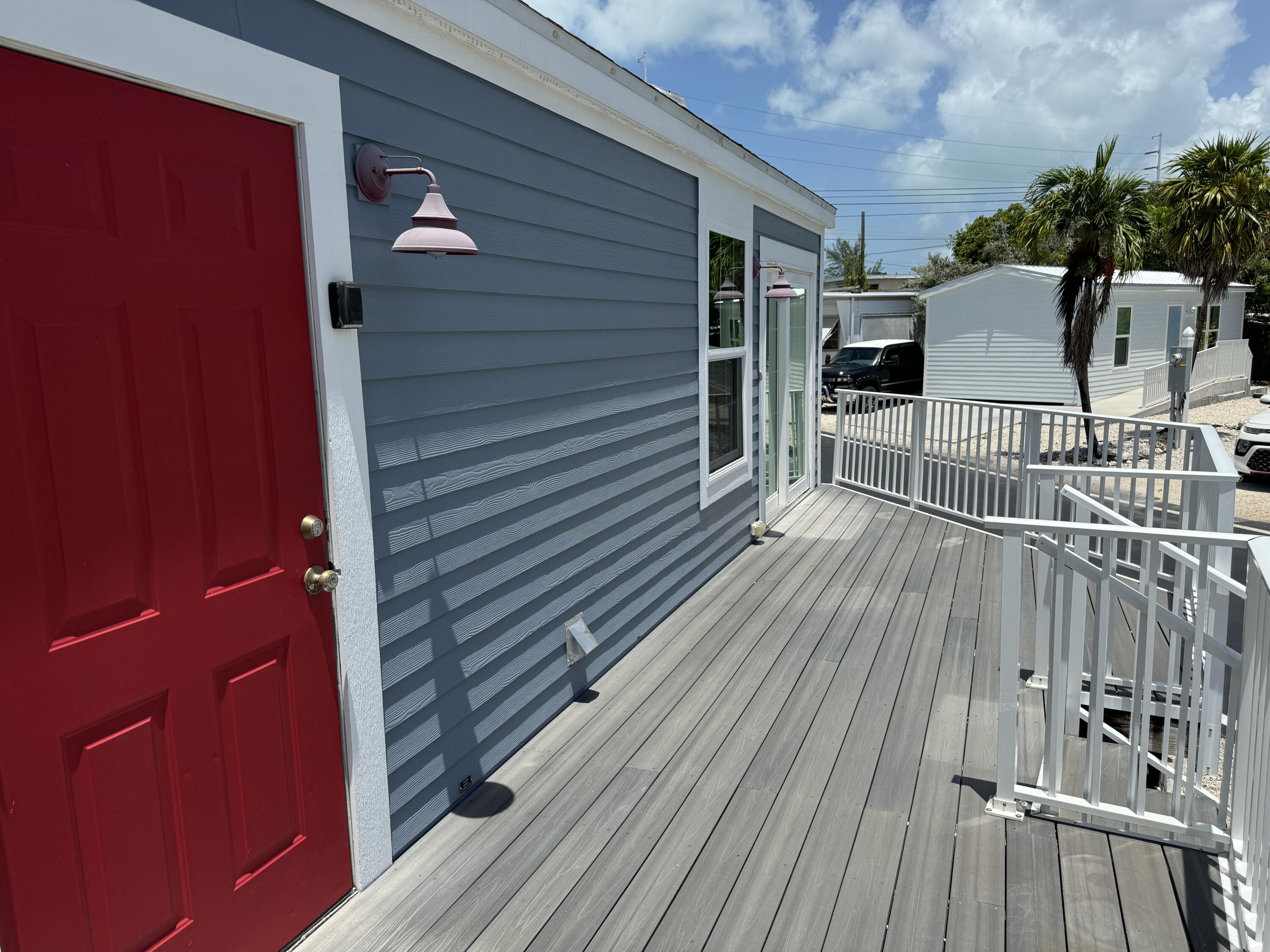 6099 Overseas Highway, 10e Property Photo 8