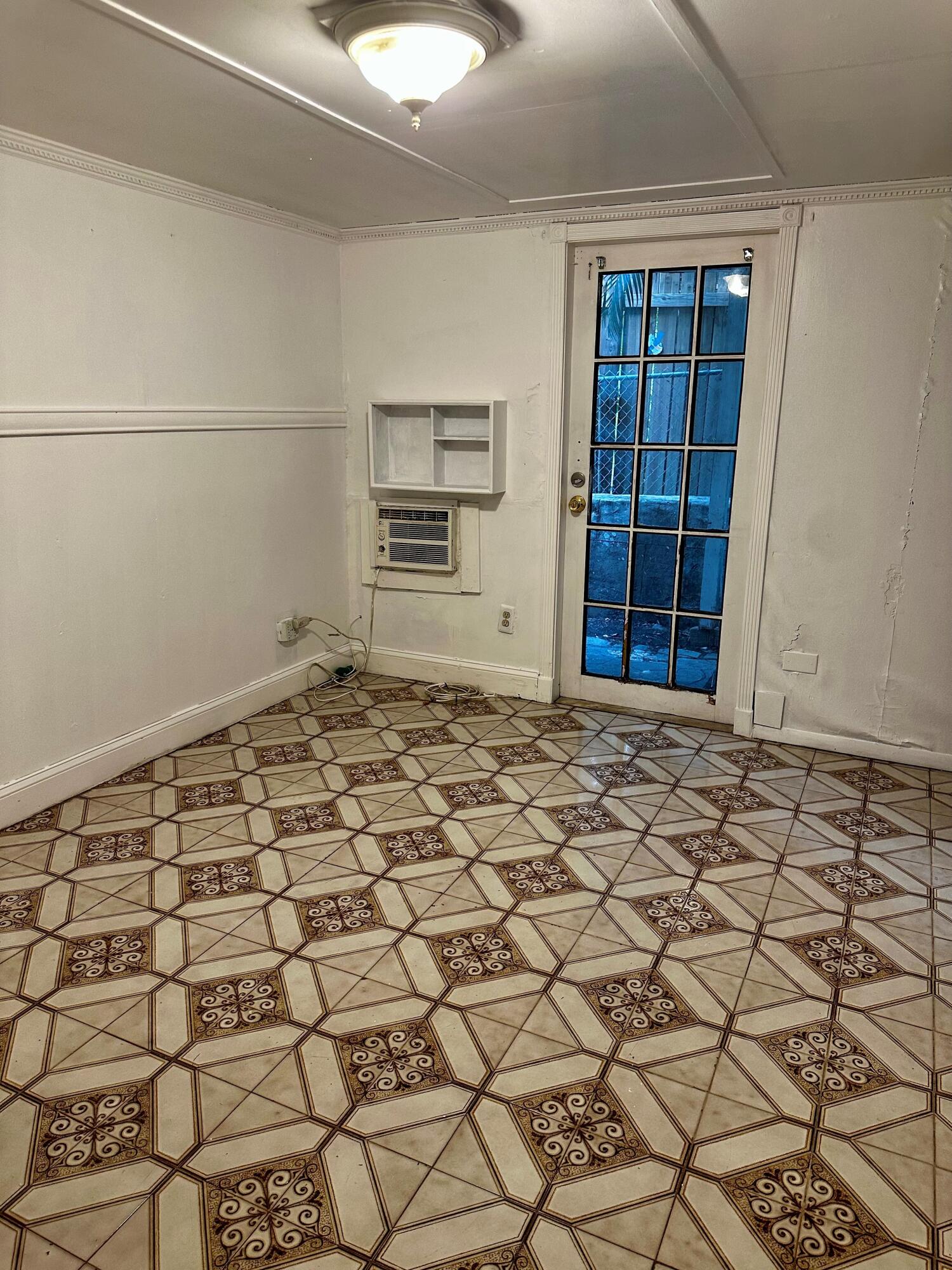 1304 Elizabeth Street Property Photo 9