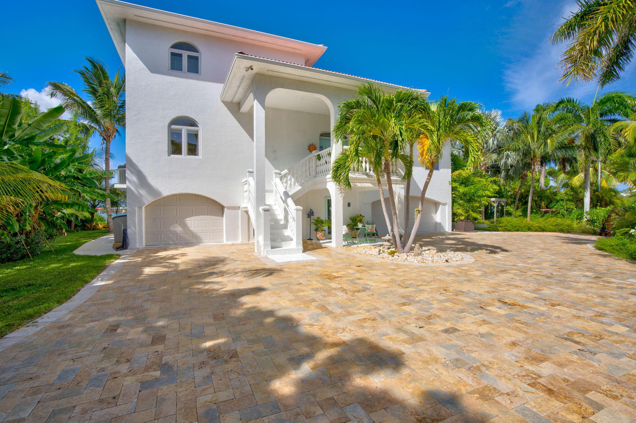 16705 Tamarind Road Property Photo 2
