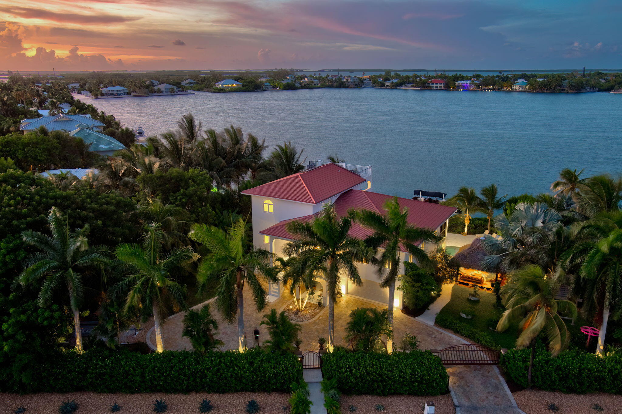 16705 Tamarind Road Property Photo 14