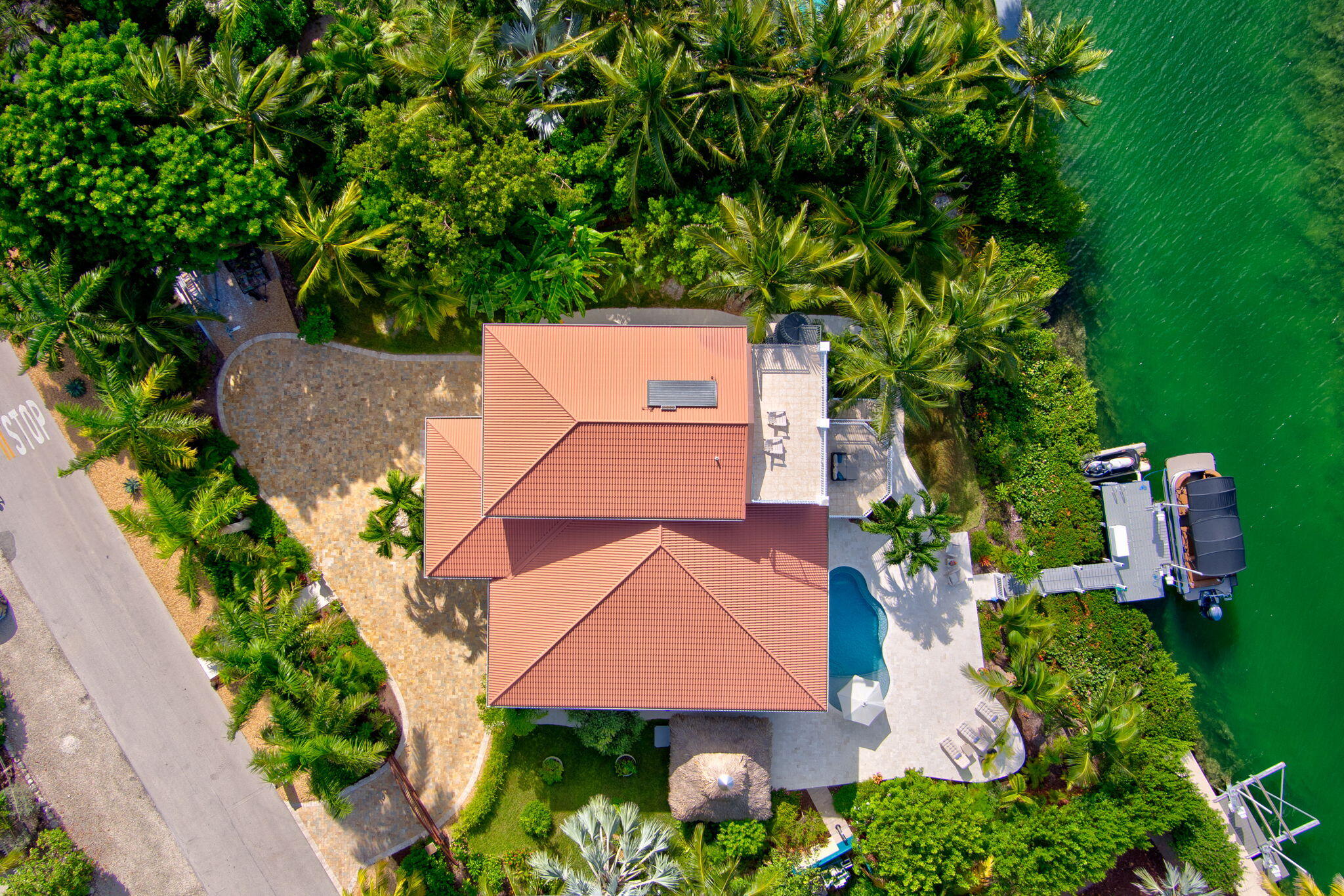 16705 Tamarind Road Property Photo 16