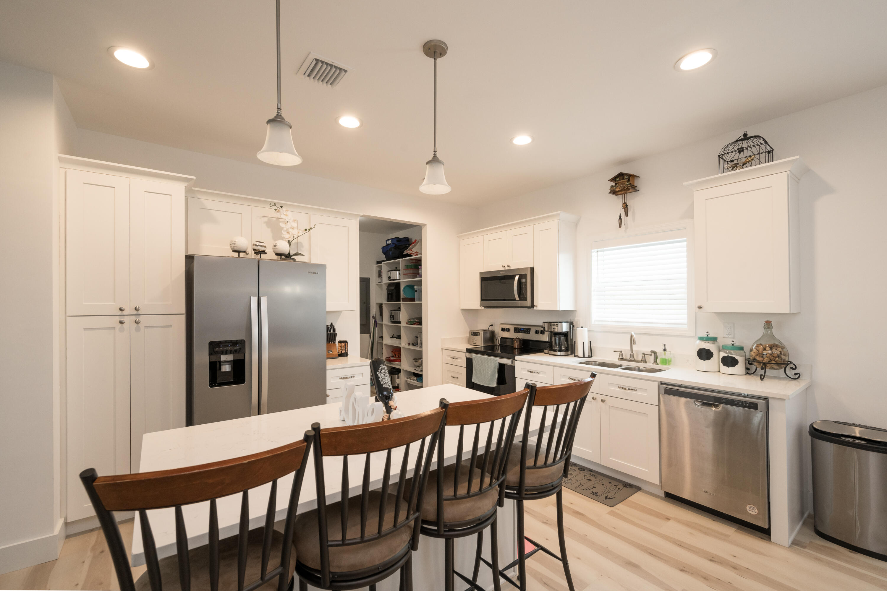 26868 Mariposa Road Property Photo 4