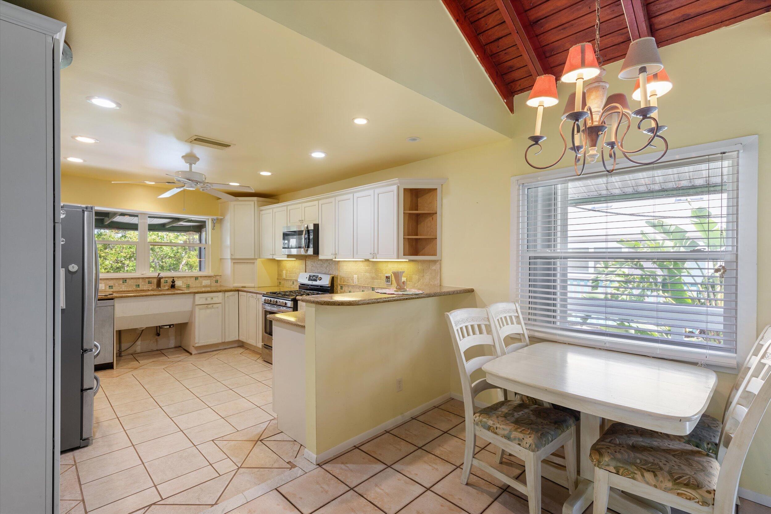 3672 Fox Street Property Photo 5