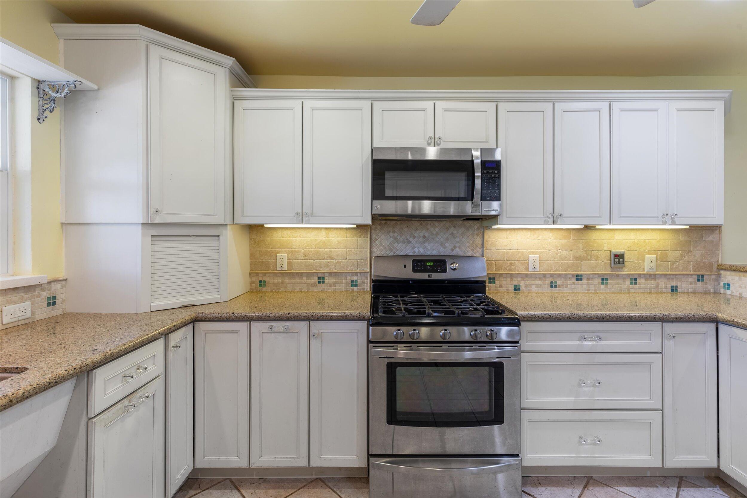3672 Fox Street Property Photo 9