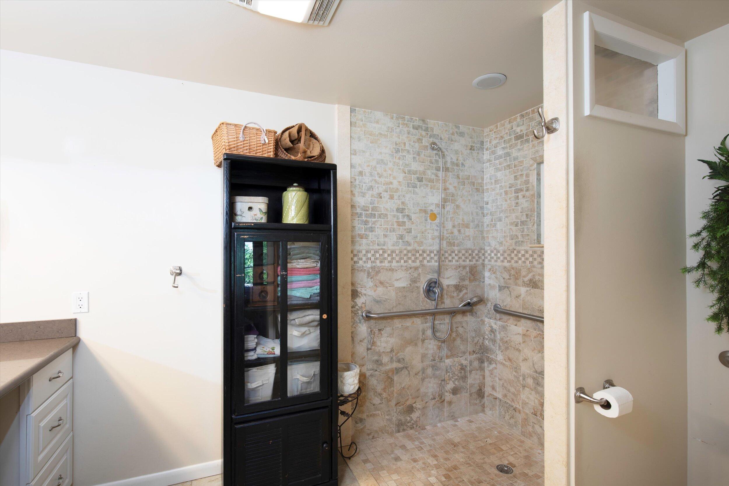 3672 Fox Street Property Photo 16