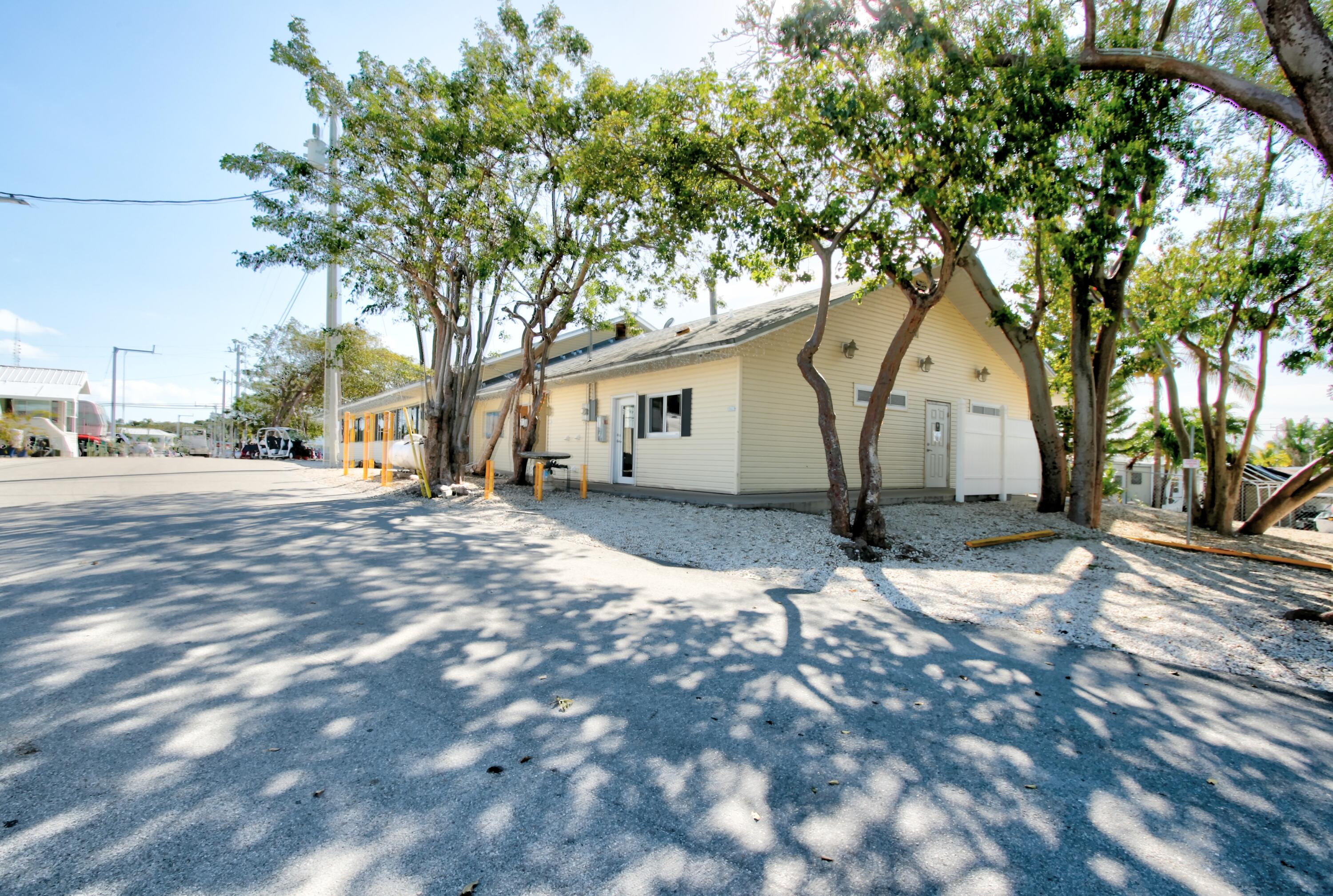 325 Calusa Street, 386 Property Photo 22