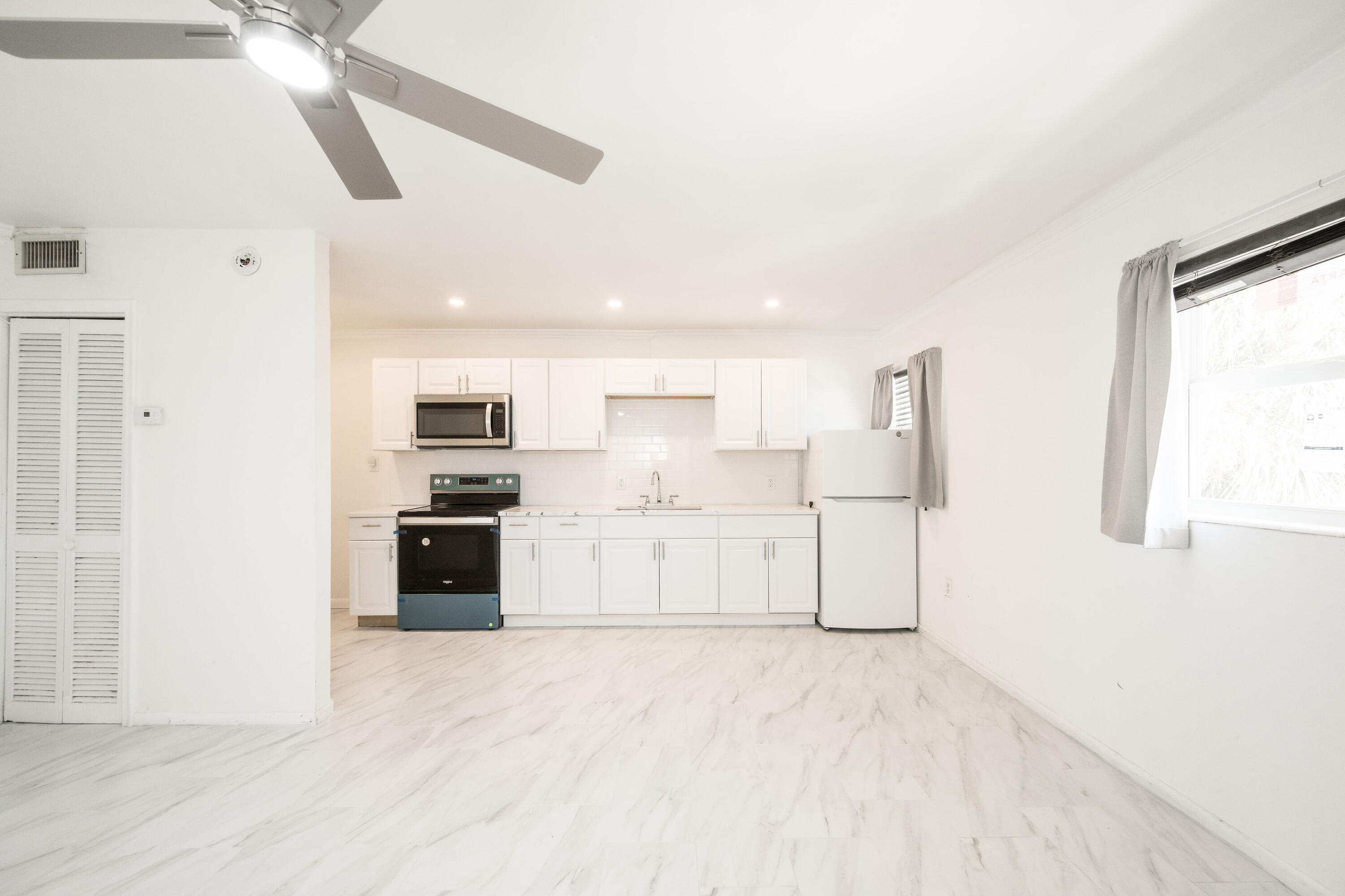 201 Coppitt Road, 205a Property Photo 6
