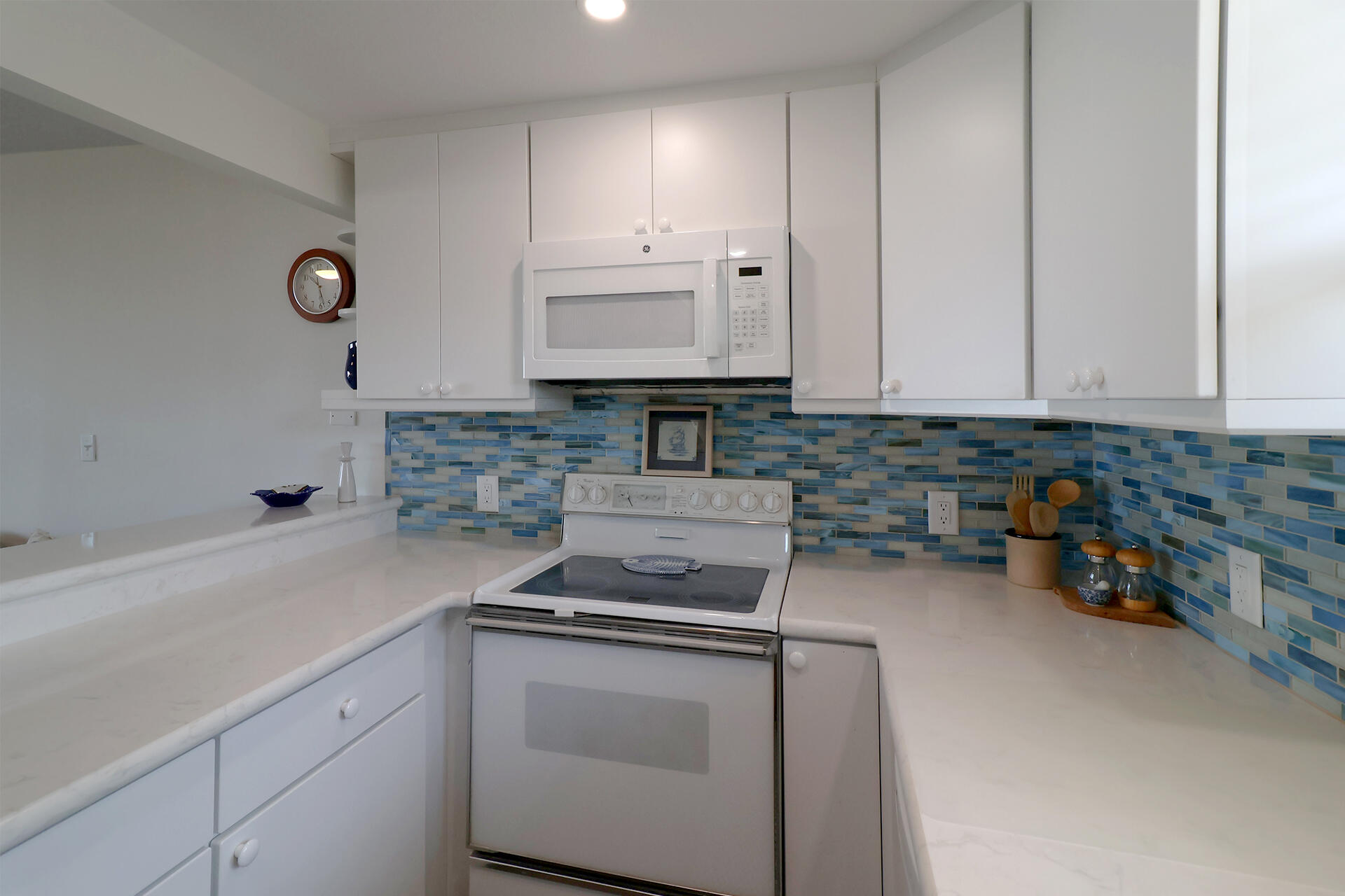 200 Harborview Drive, 108 Property Photo 7