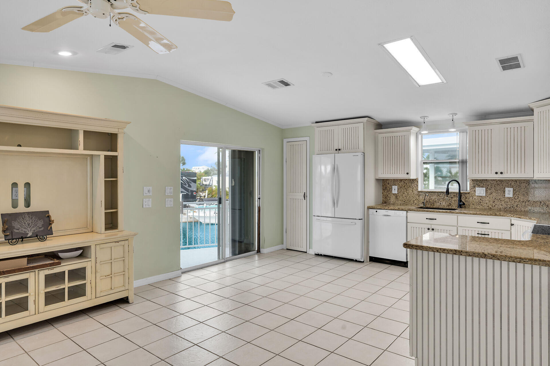 701 Spanish Main Drive, 444 Property Photo 11