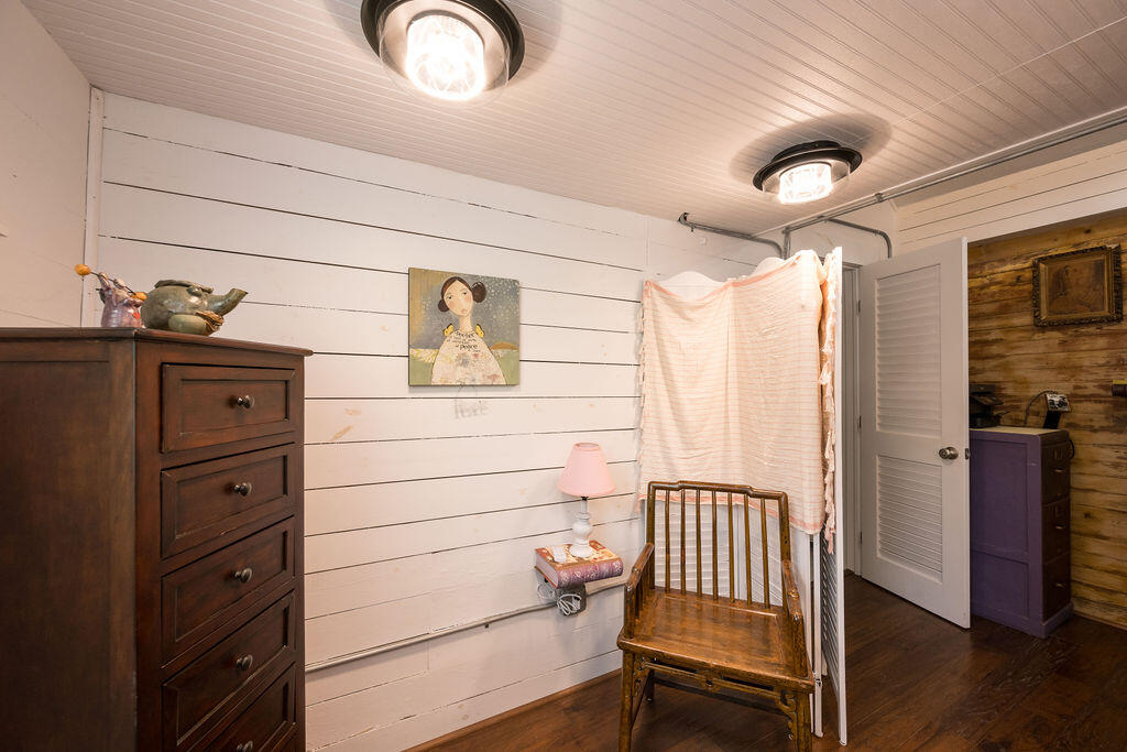 205 Julia Street Property Photo 31