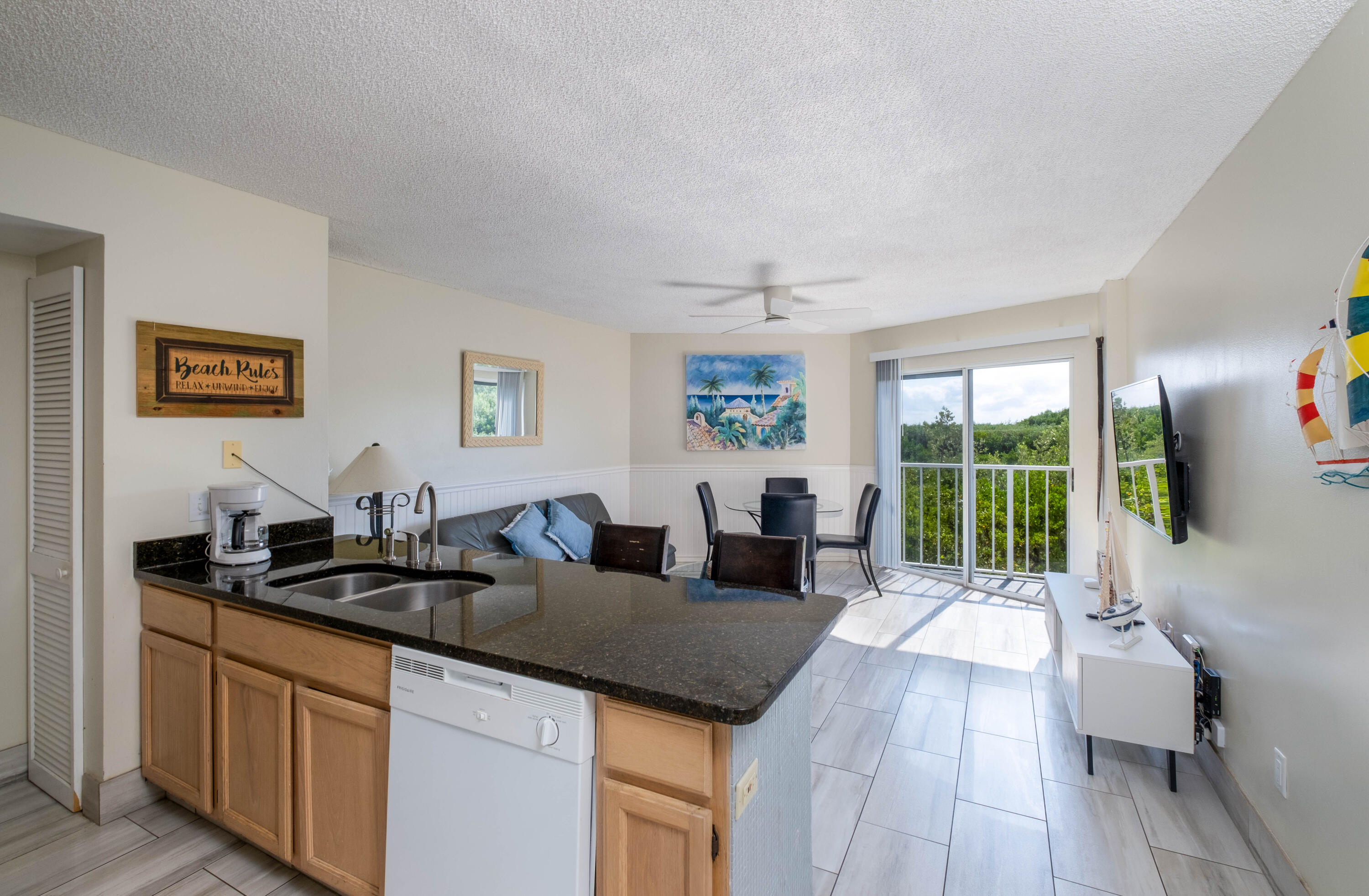 500 Burton Drive, 2207 Property Photo 5