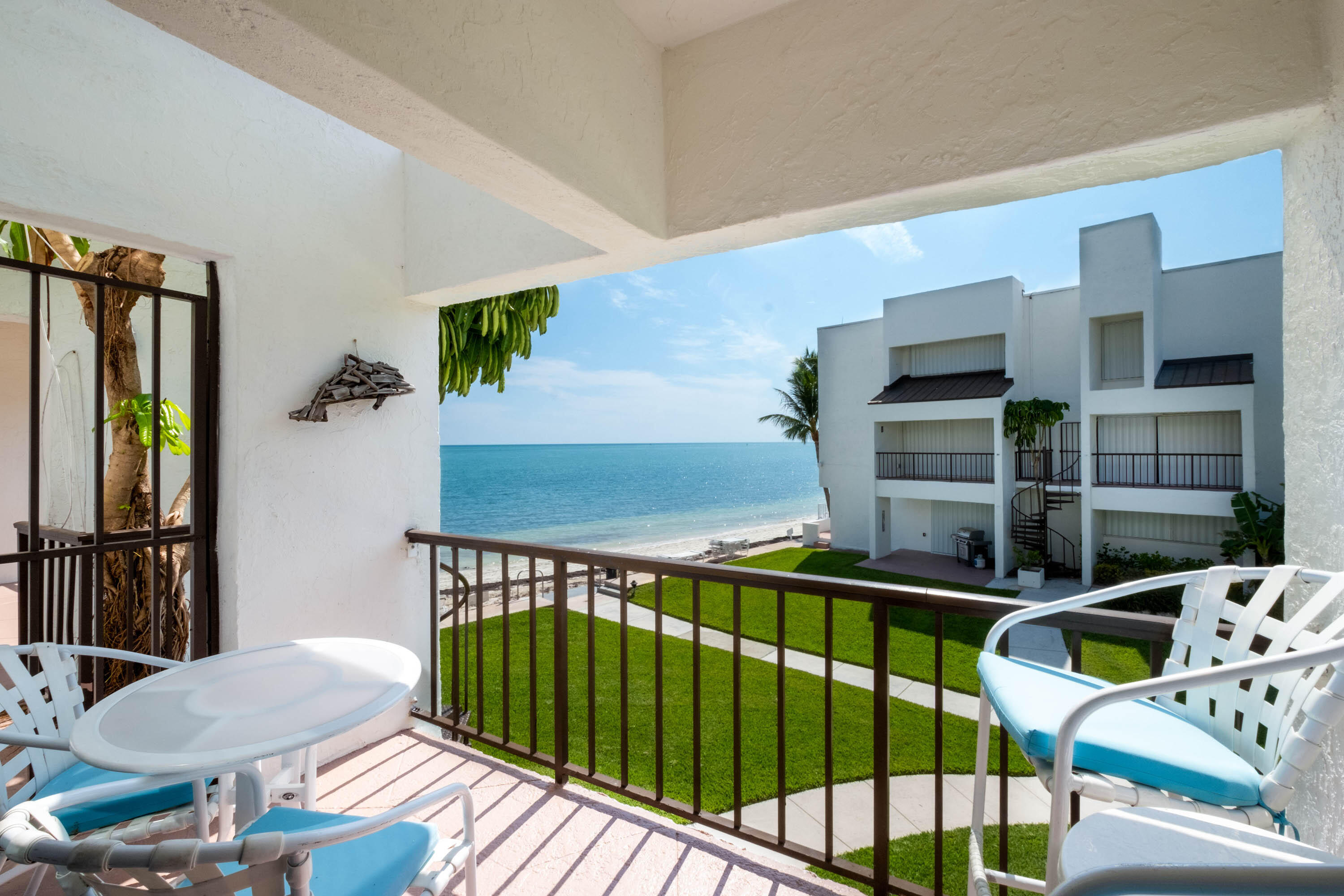 601 W Ocean Drive, 414 Property Photo 4