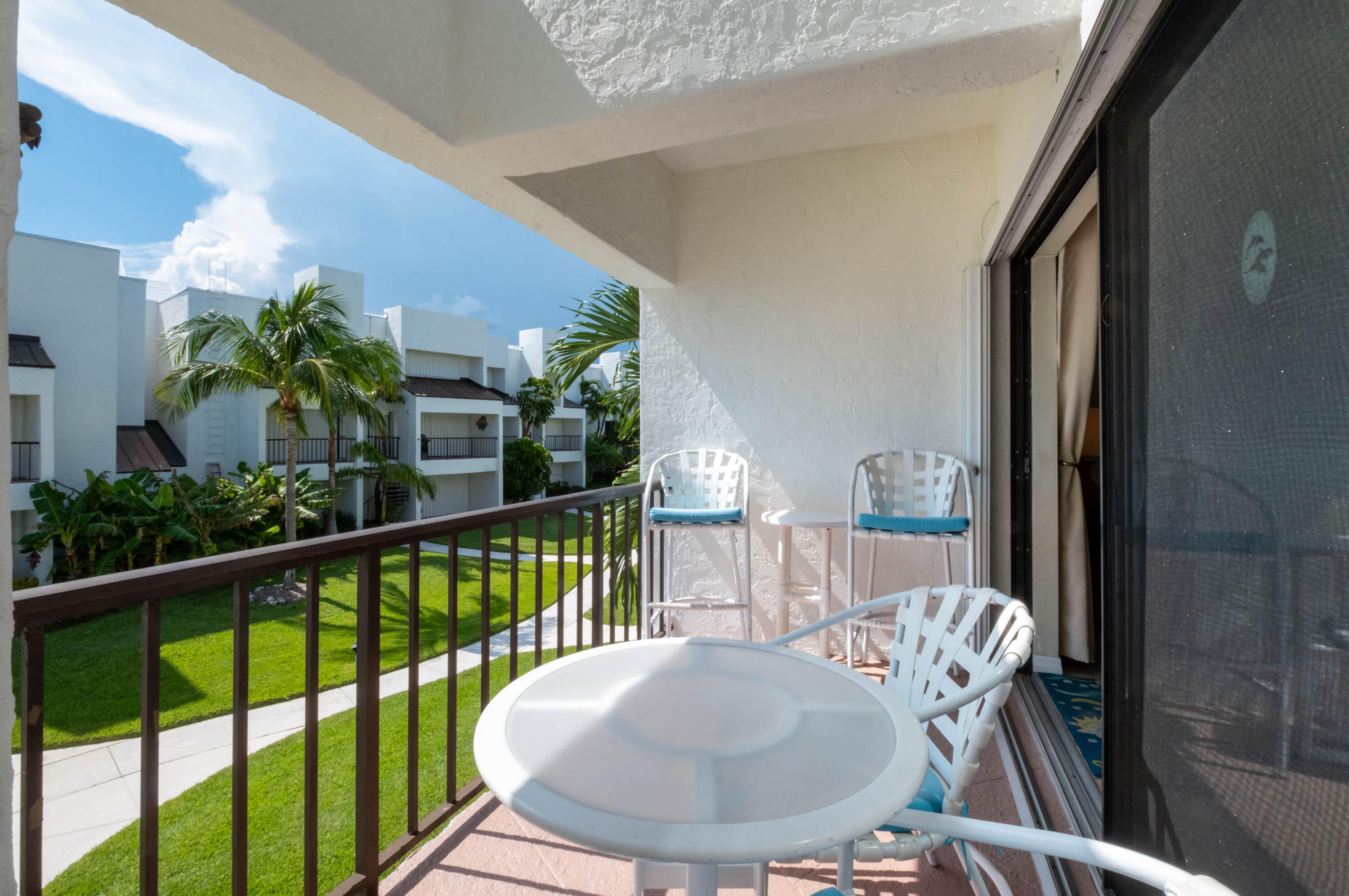 601 W Ocean Drive, 414 Property Photo 9