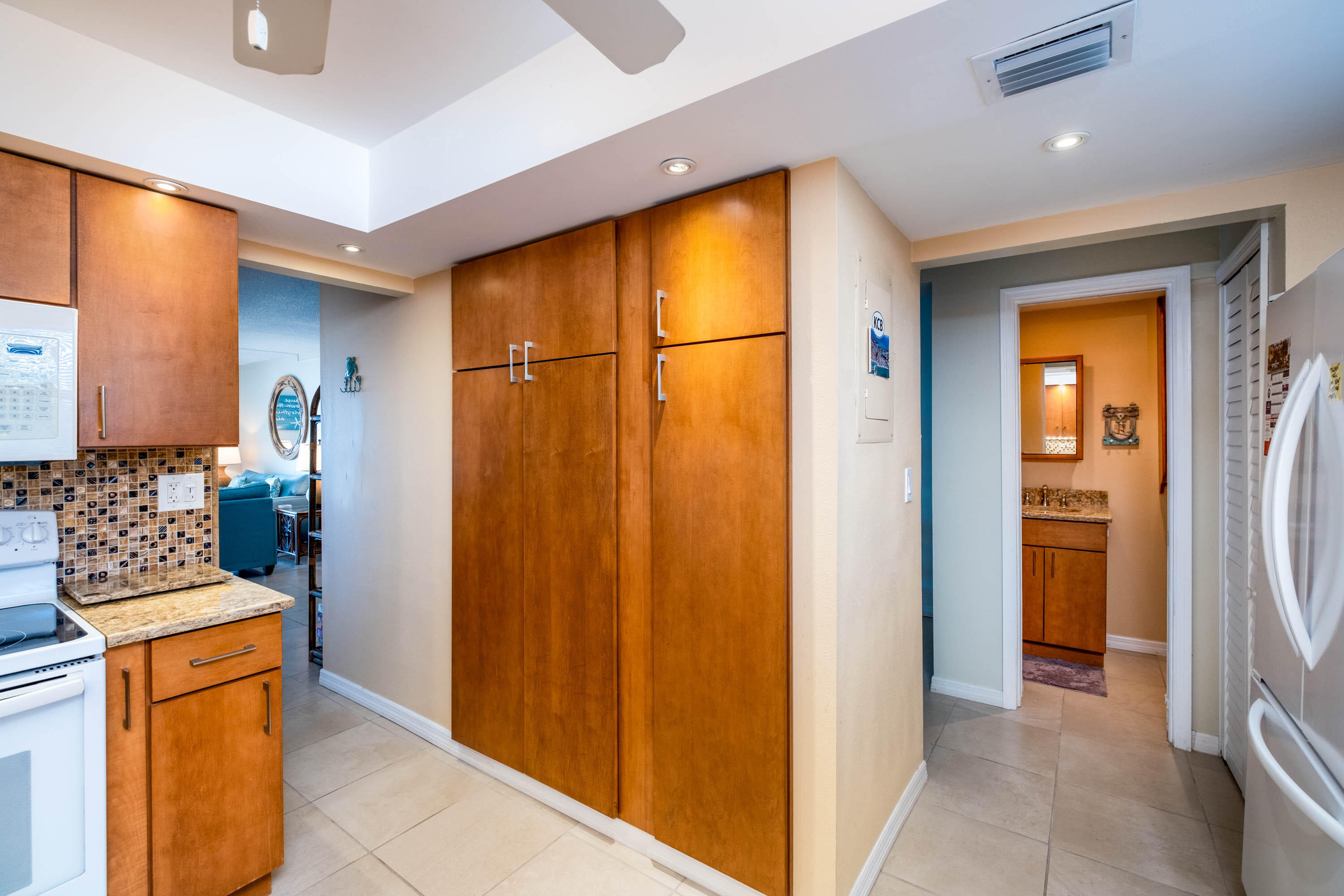 601 W Ocean Drive, 414 Property Photo 15