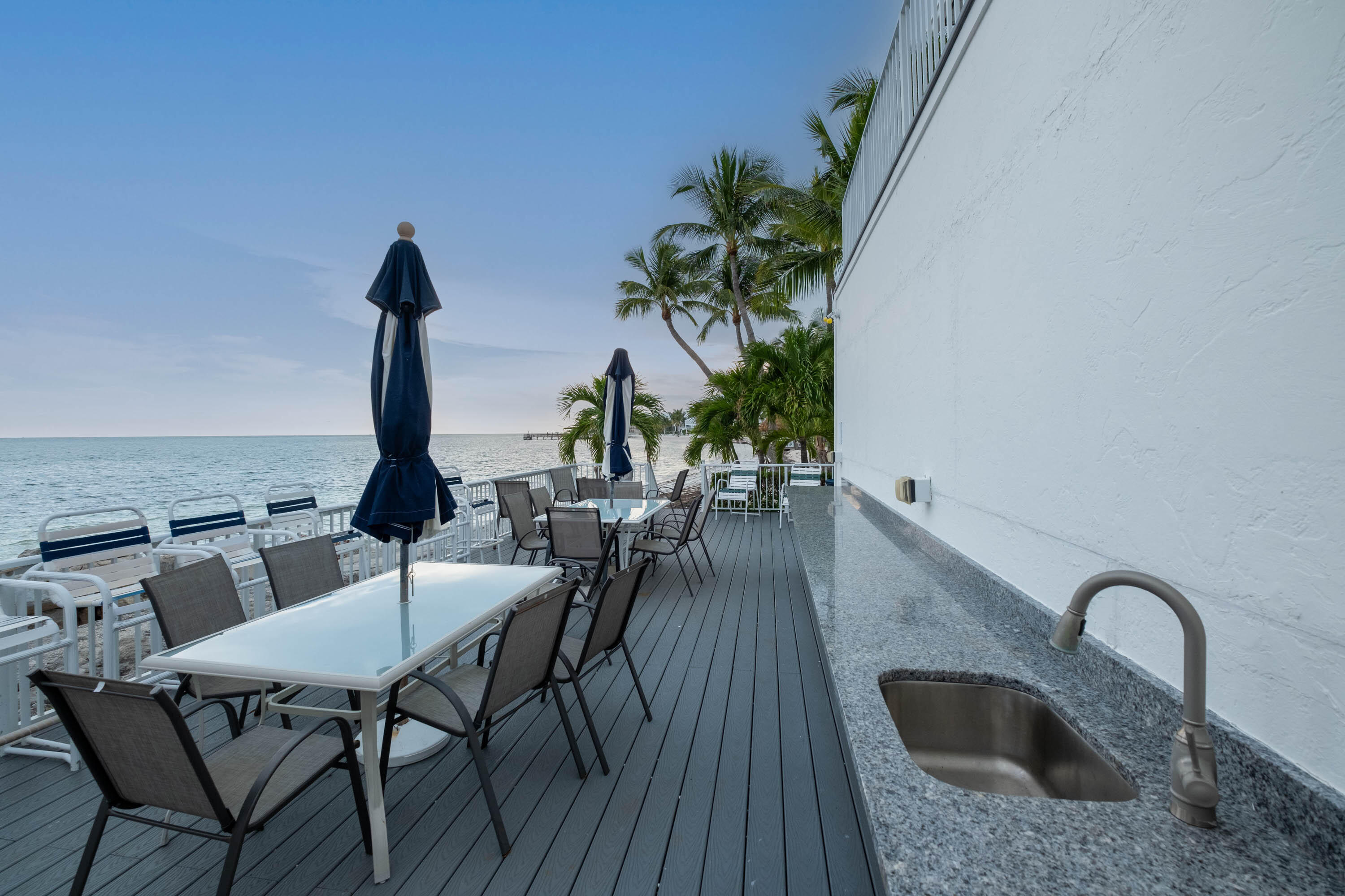 601 W Ocean Drive, 414 Property Photo 30