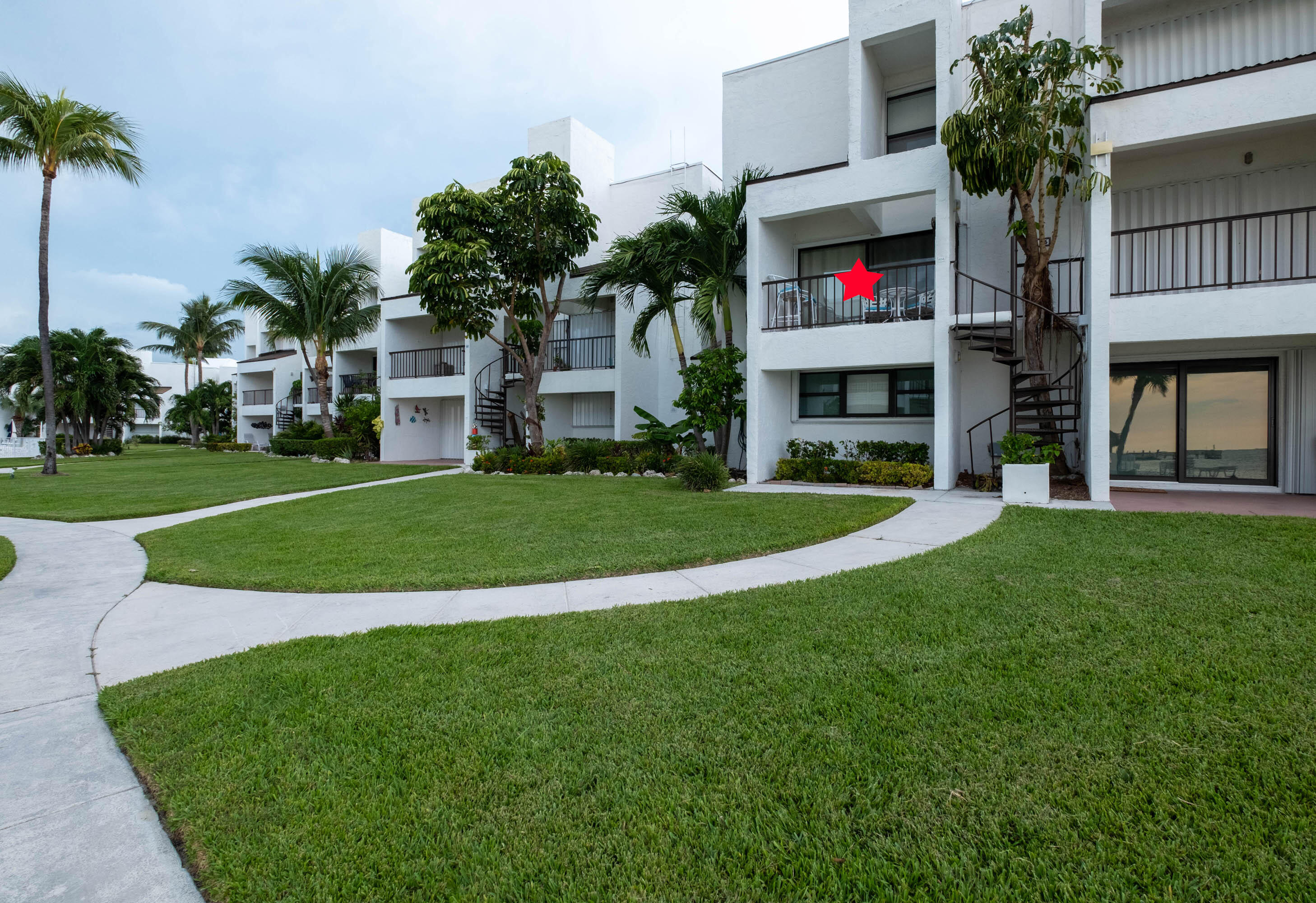 601 W Ocean Drive, 414 Property Photo 31