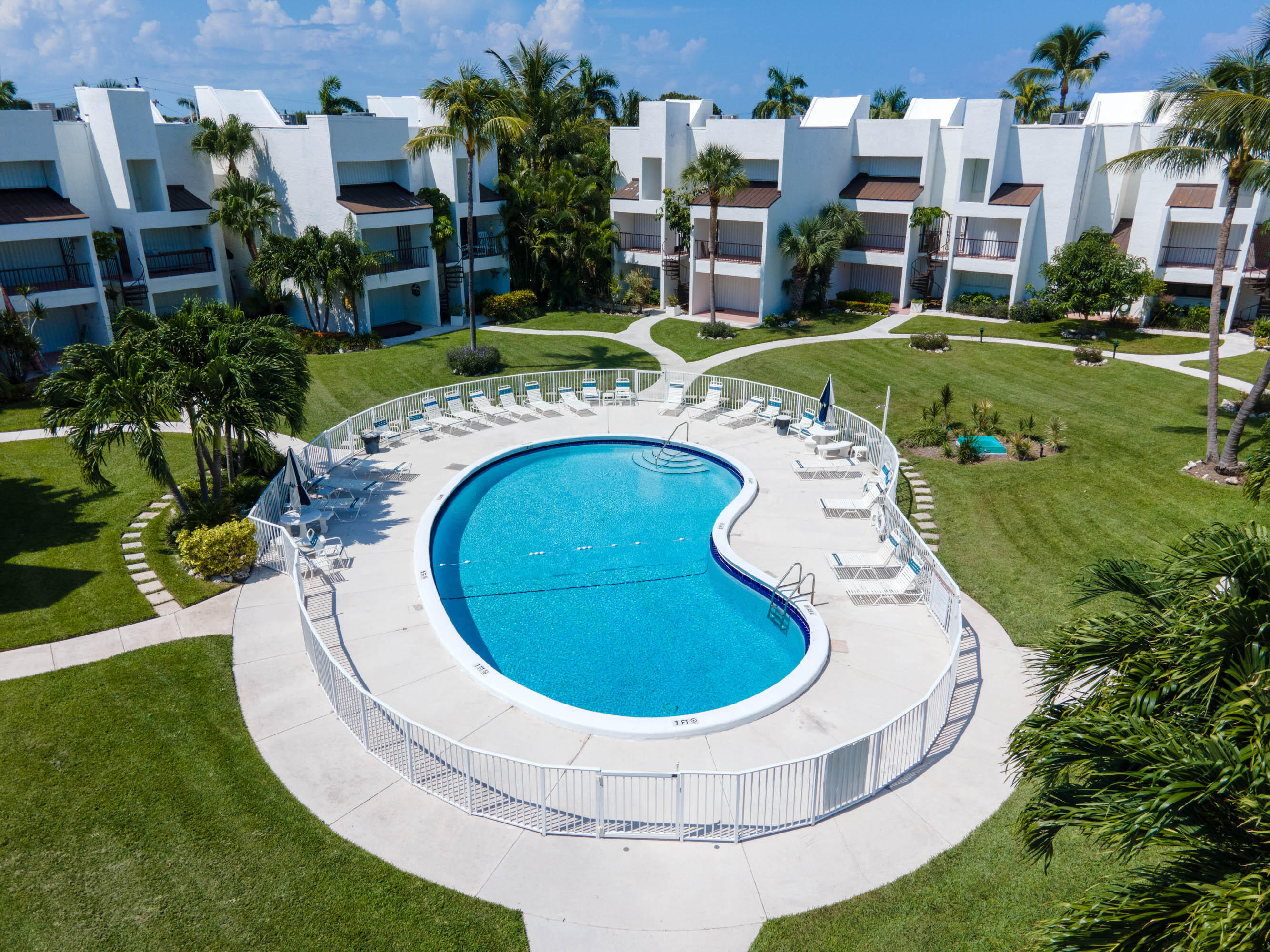 601 W Ocean Drive, 414 Property Photo 34