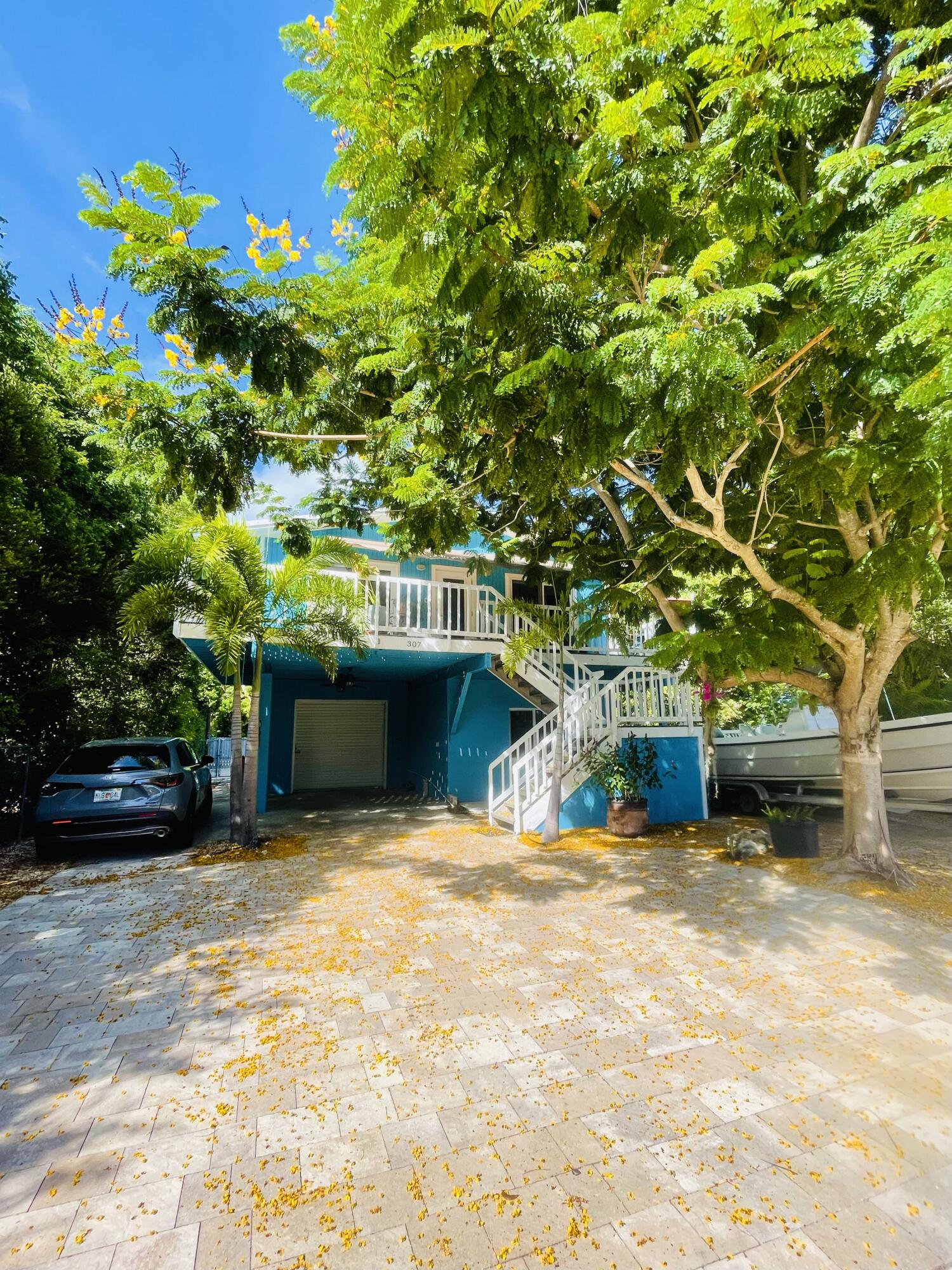 611670 Property Photo 1