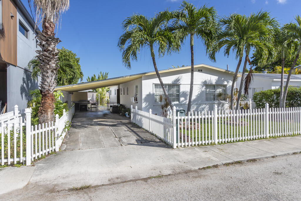 3729 Paula Avenue Property Photo 2