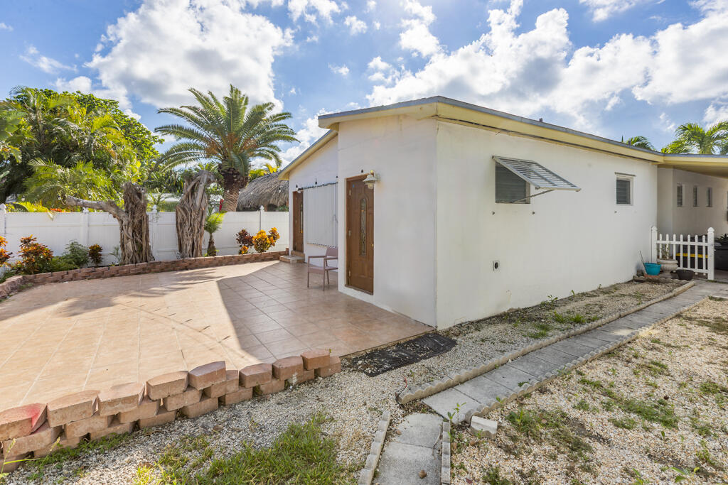 3729 Paula Avenue Property Photo 4