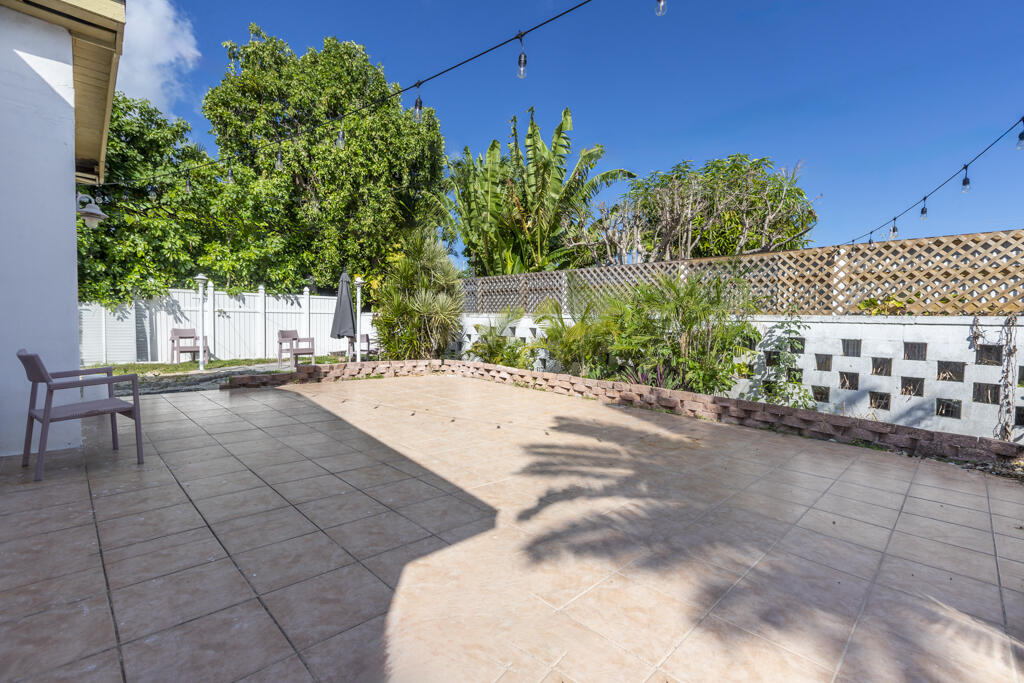 3729 Paula Avenue Property Photo 6