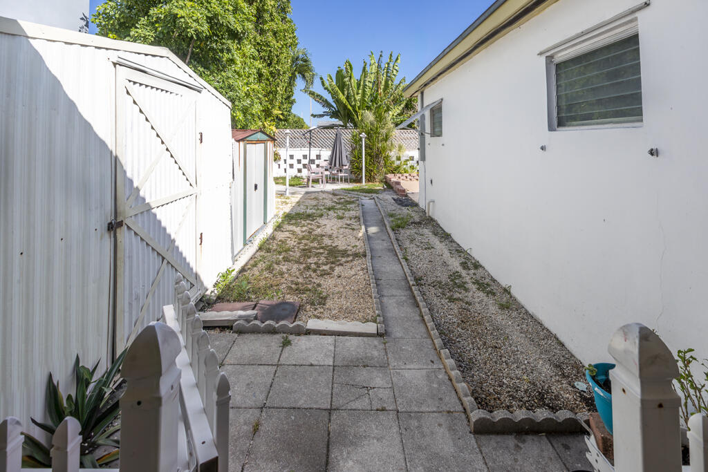3729 Paula Avenue Property Photo 7