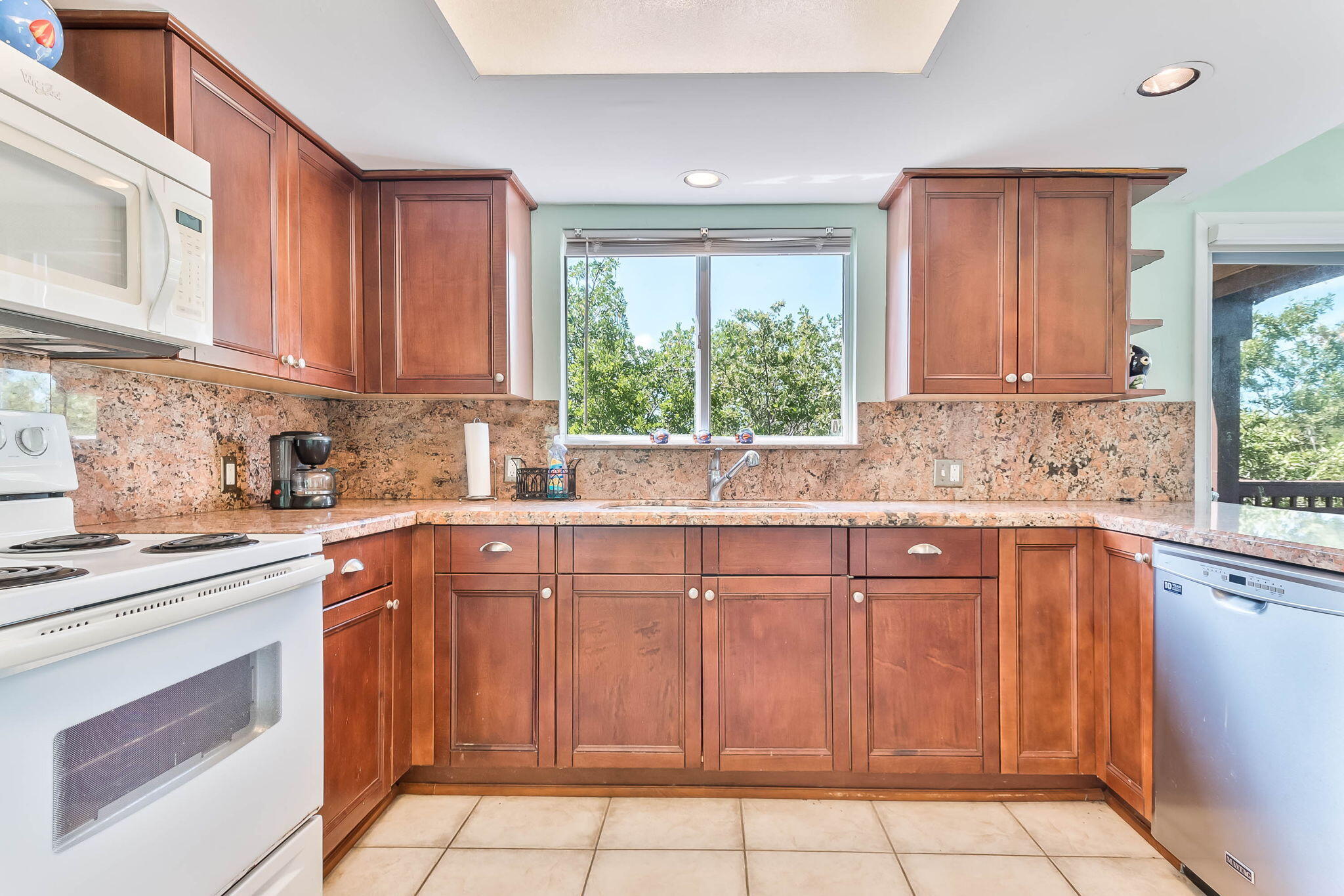202 W Canal Drive Property Photo 8