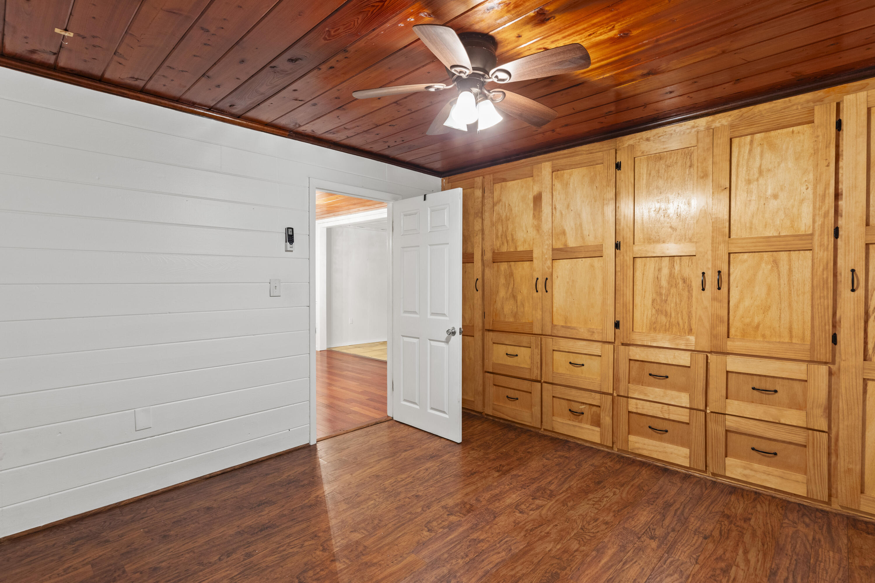 110 Knowles Street Property Photo 2