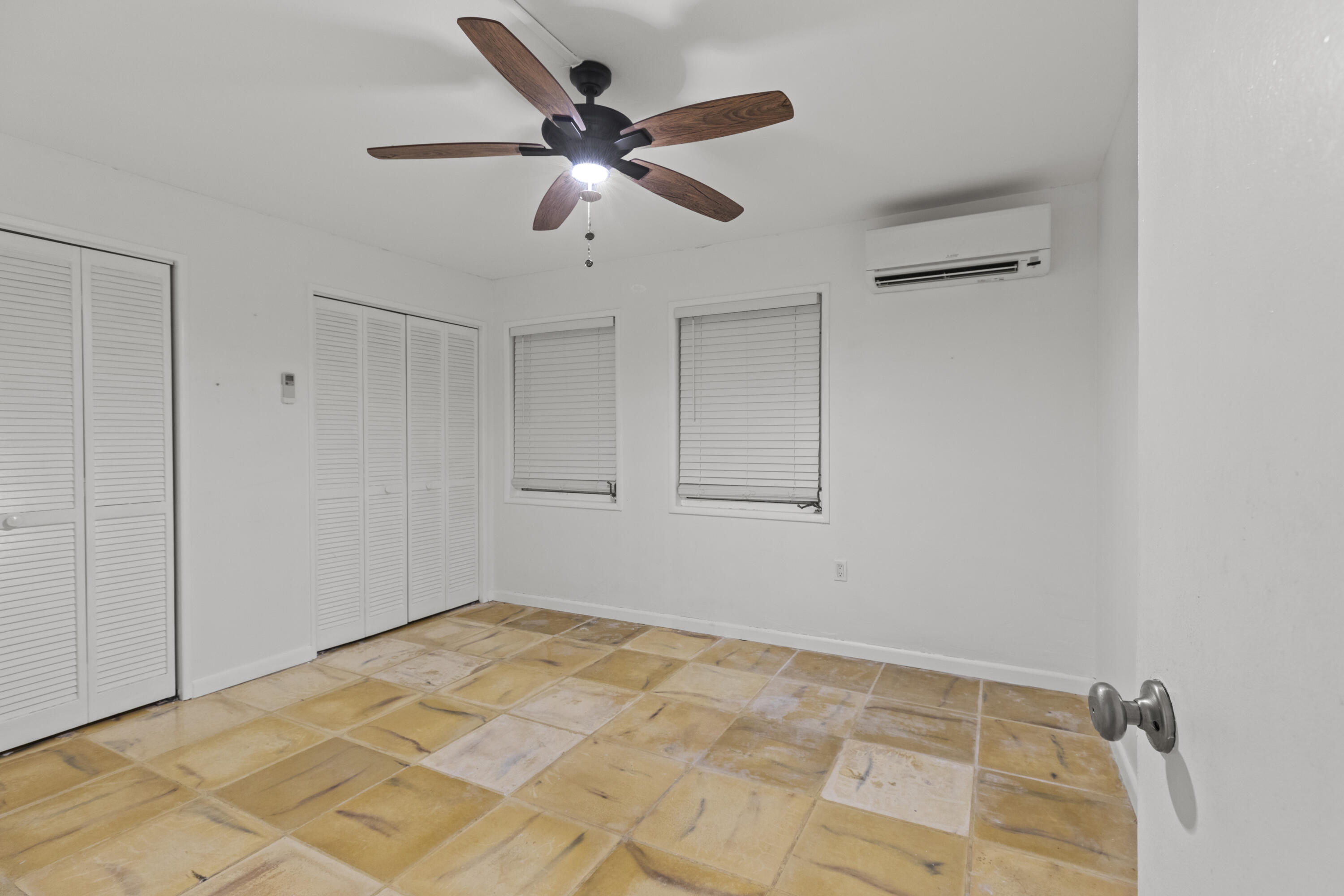 110 Knowles Street Property Photo 22
