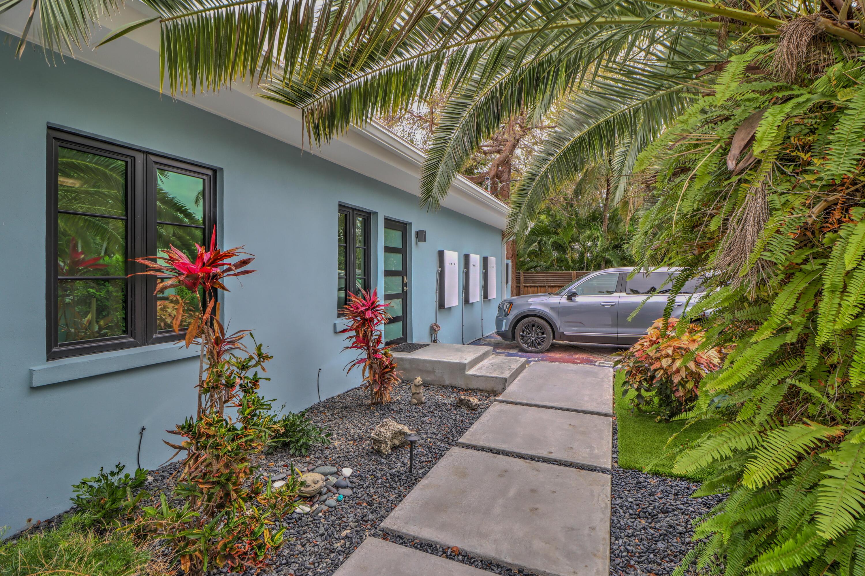 1508 Johnson Street Property Photo 6