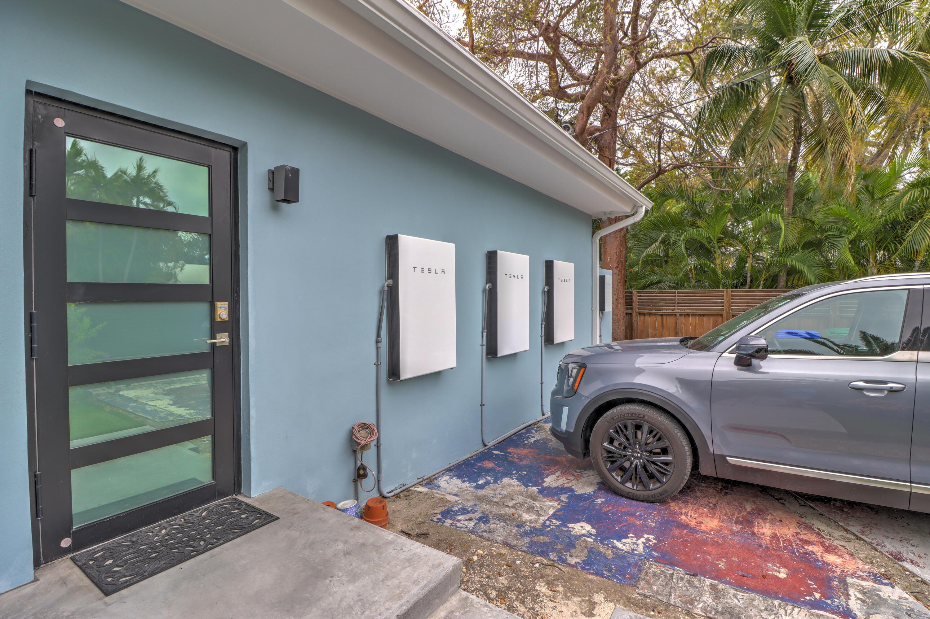 1508 Johnson Street Property Photo 7