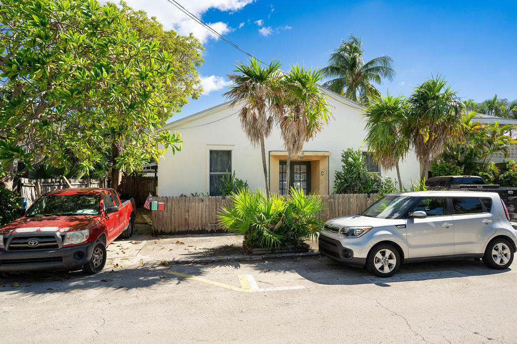 905 Grinnell Street Property Photo 1