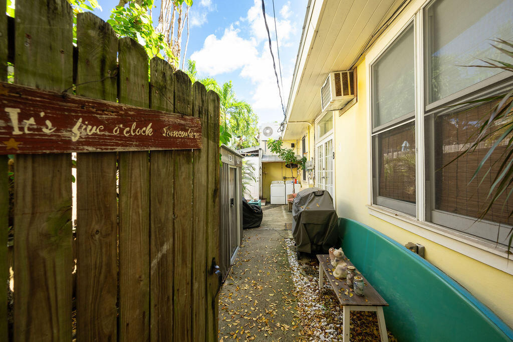 905 Grinnell Street Property Photo 4