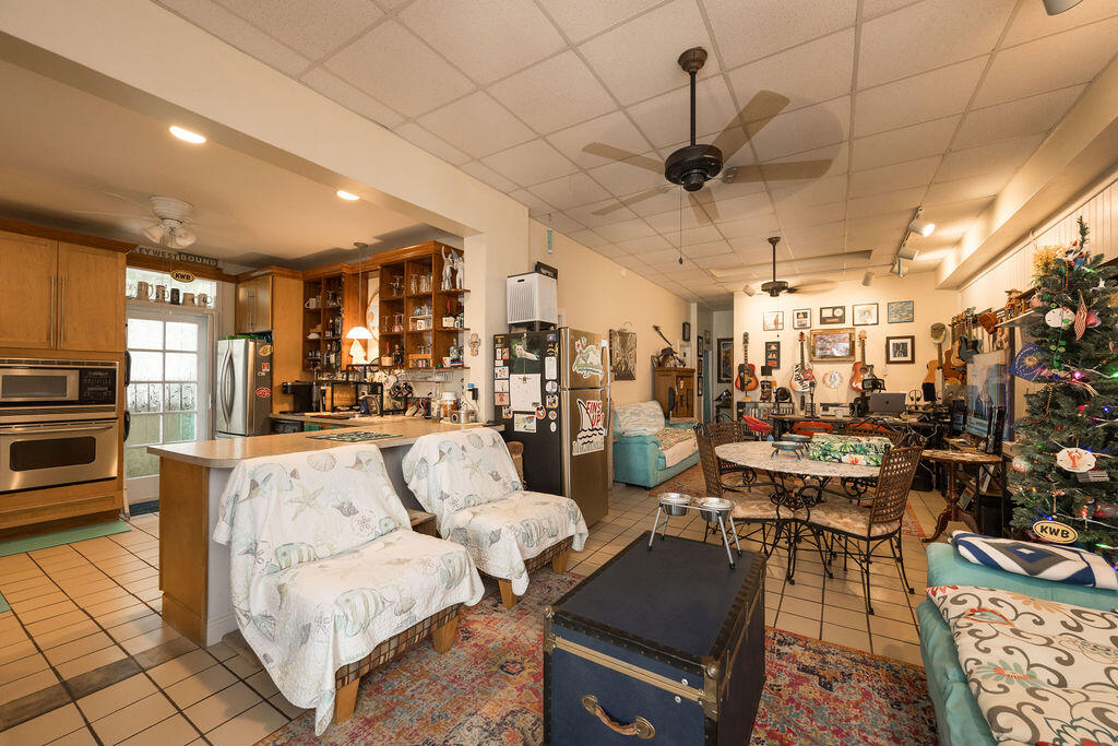 905 Grinnell Street Property Photo 8