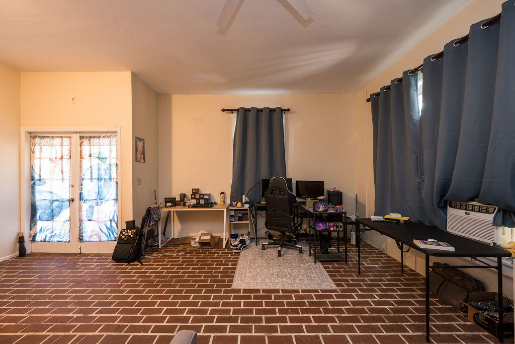 905 Grinnell Street Property Photo 14