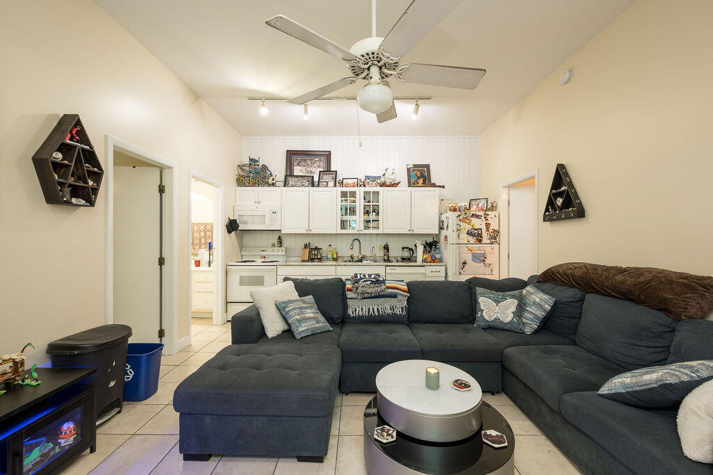 905 Grinnell Street Property Photo 17