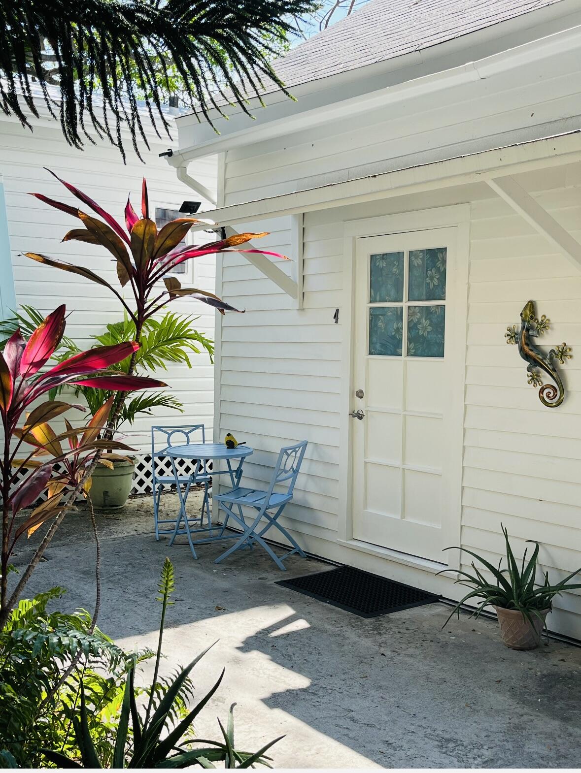 1122 Simonton Street Property Photo 2