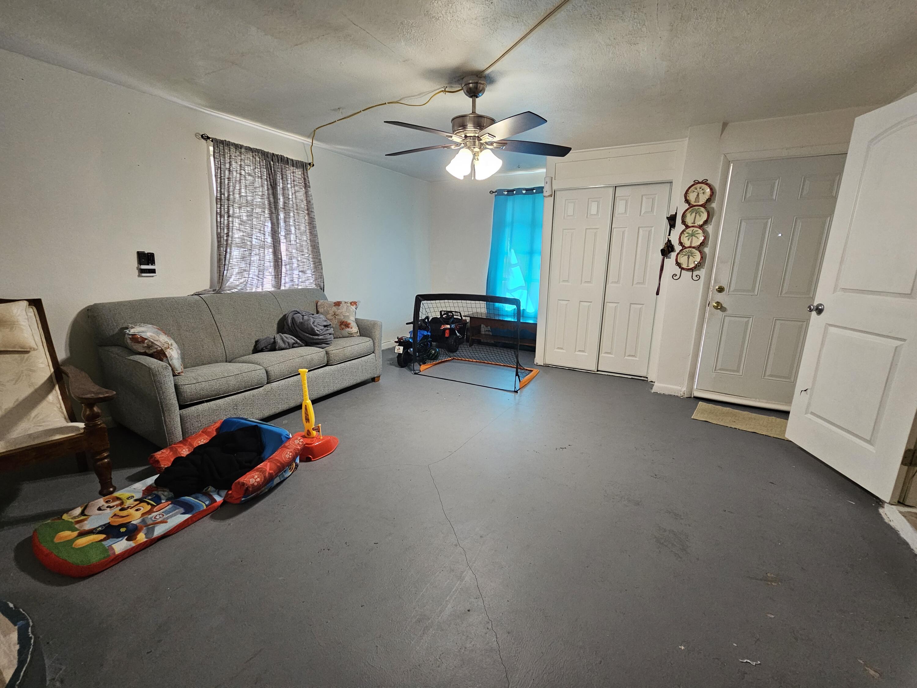 908 66th Street Property Photo 12