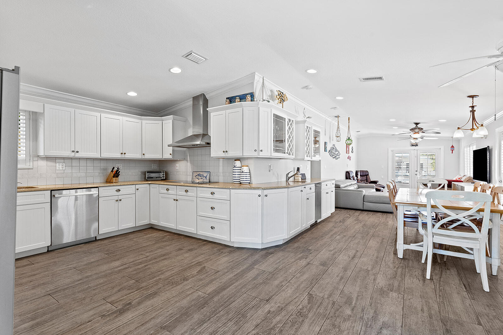 2239 Yellowtail Drive Property Photo 4