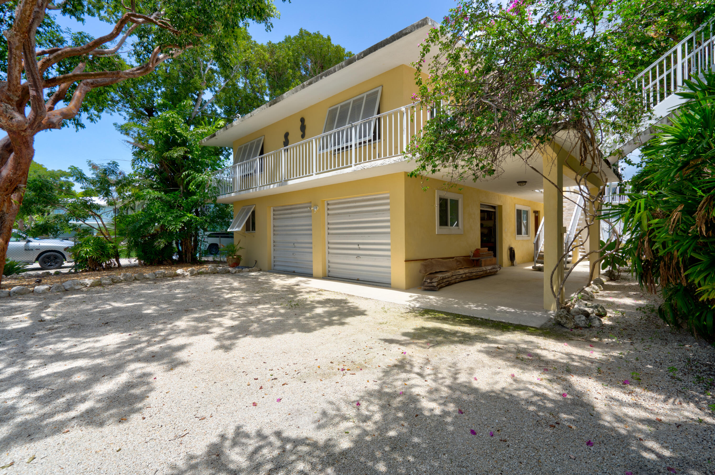 1121 Grand Street Property Photo 12