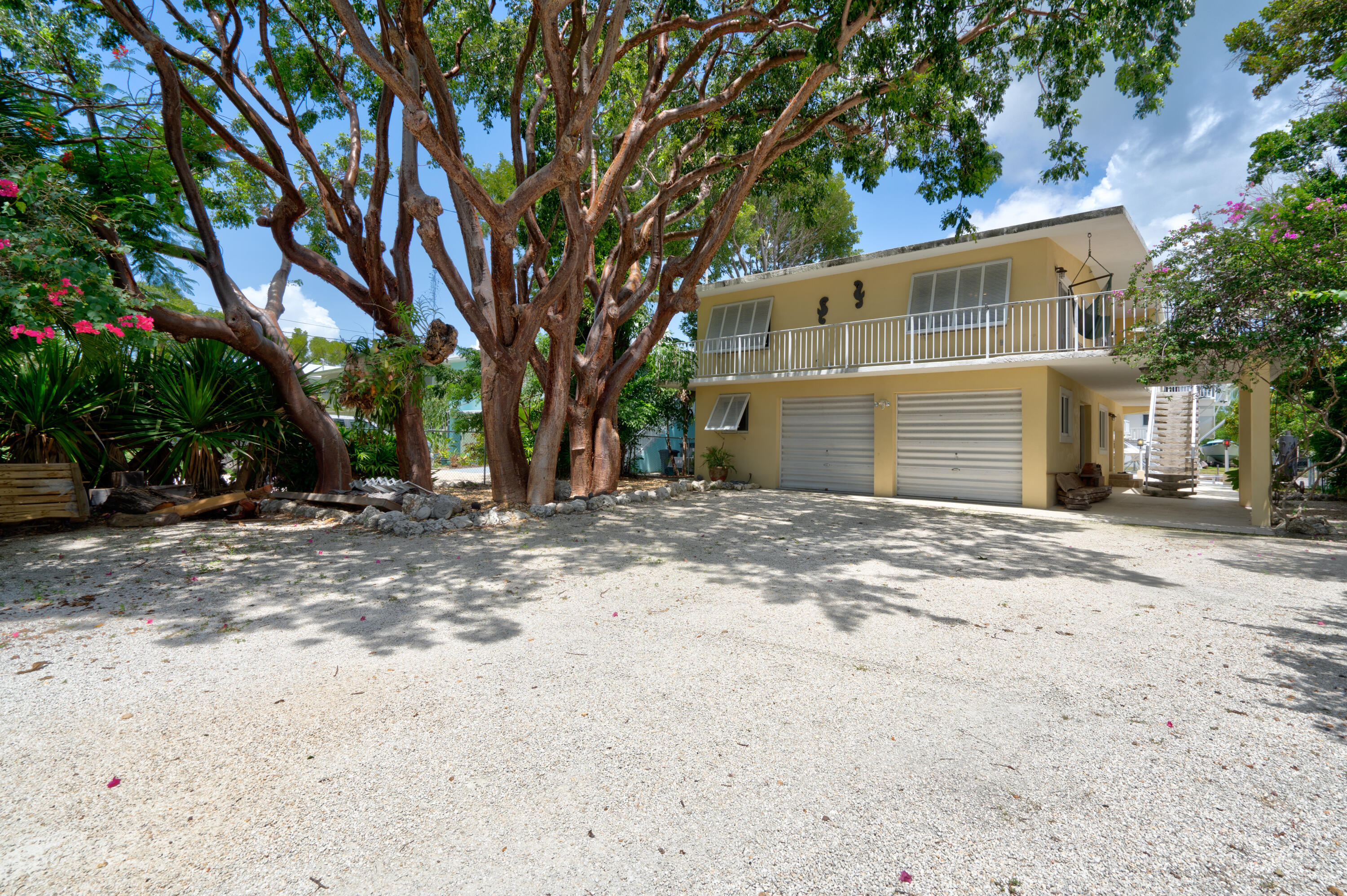 1121 Grand Street Property Photo 13