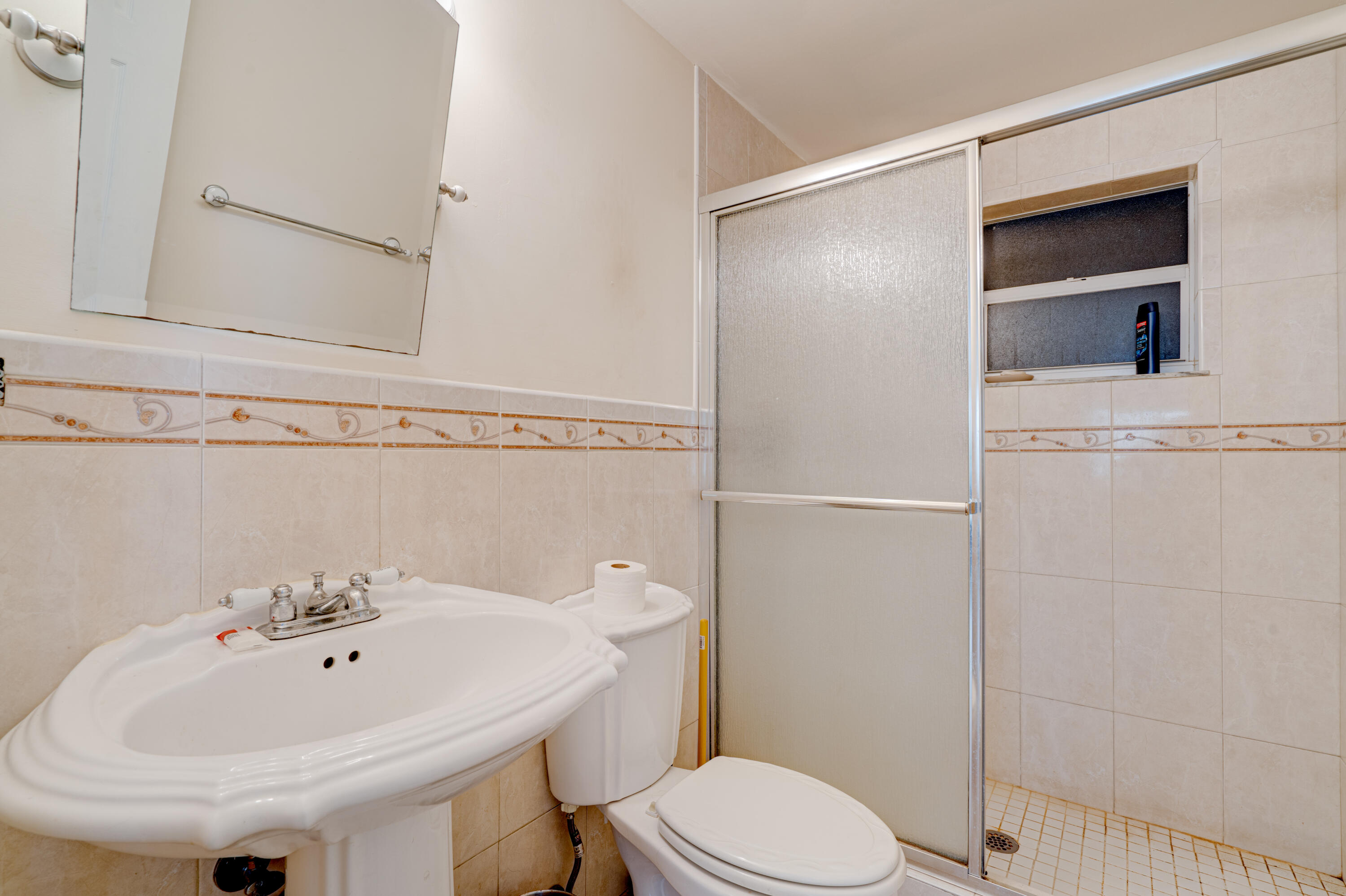 1121 Grand Street Property Photo 47