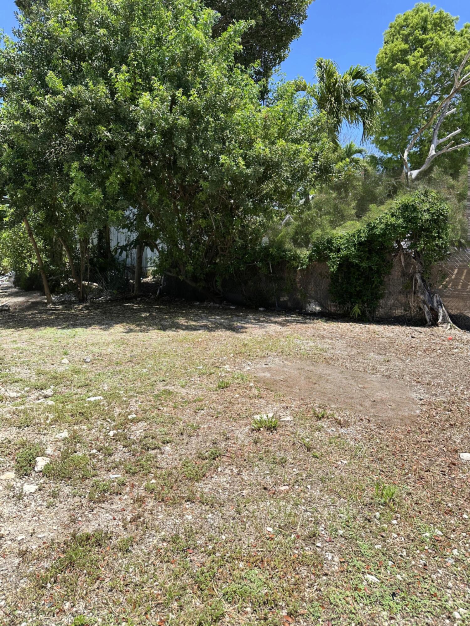 969 Plantation Road Property Photo 3