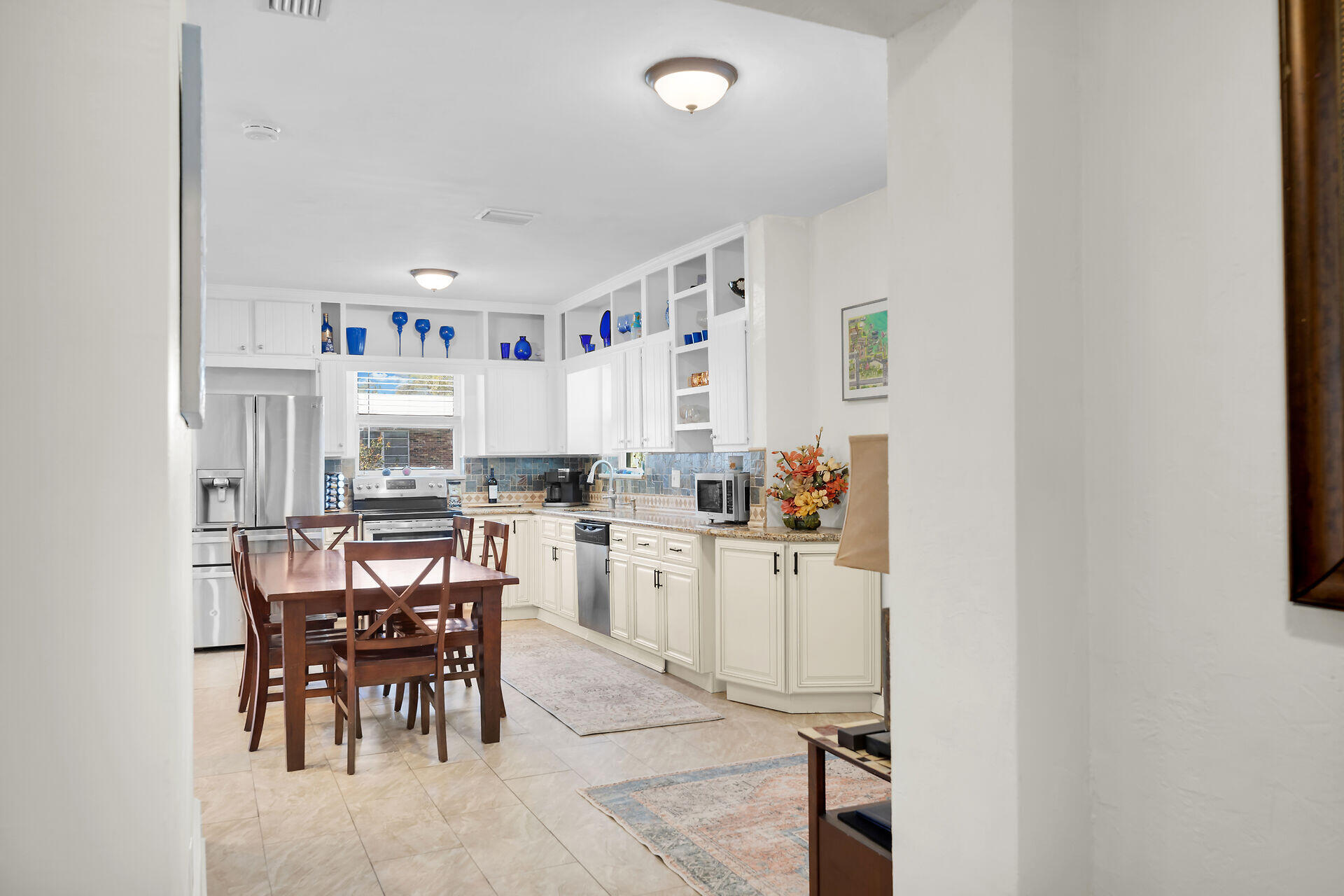 2614 Seidenberg Avenue Property Photo 12