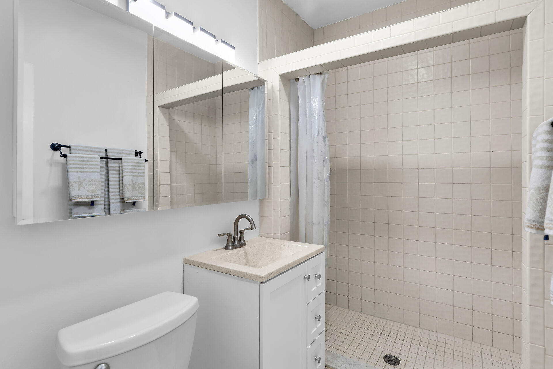 2614 Seidenberg Avenue Property Photo 22