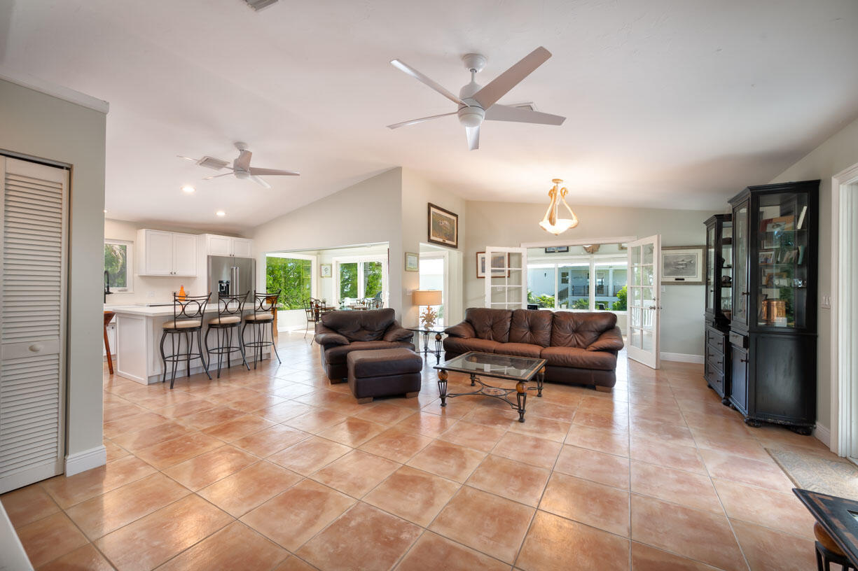 17376 Jamaica Lane Property Photo 4