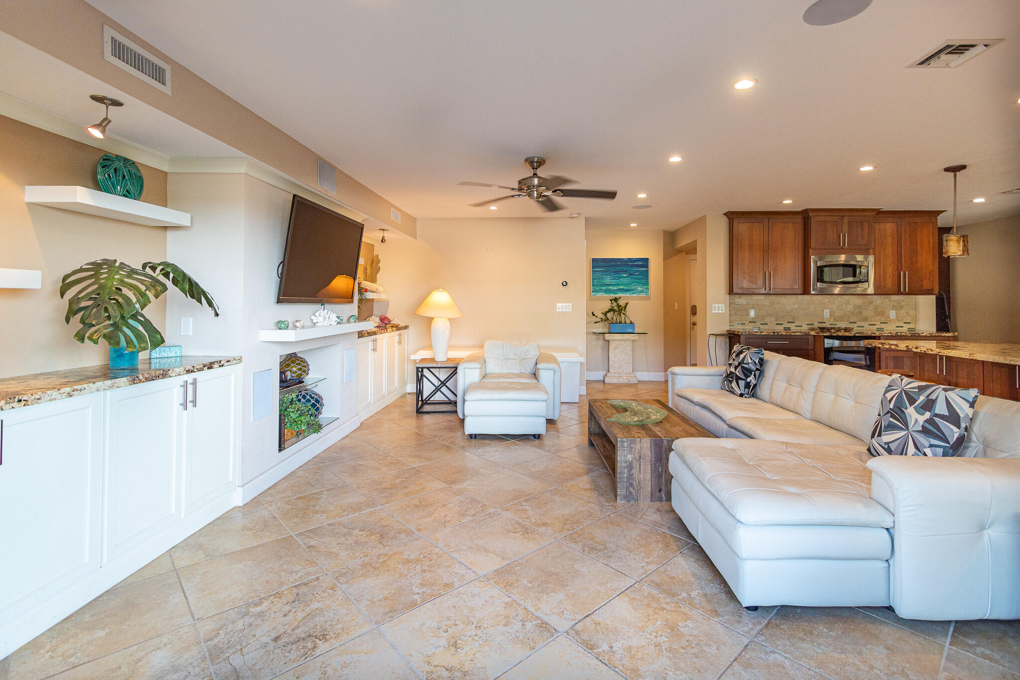 104500 Overseas Highway, A104 Property Photo 2