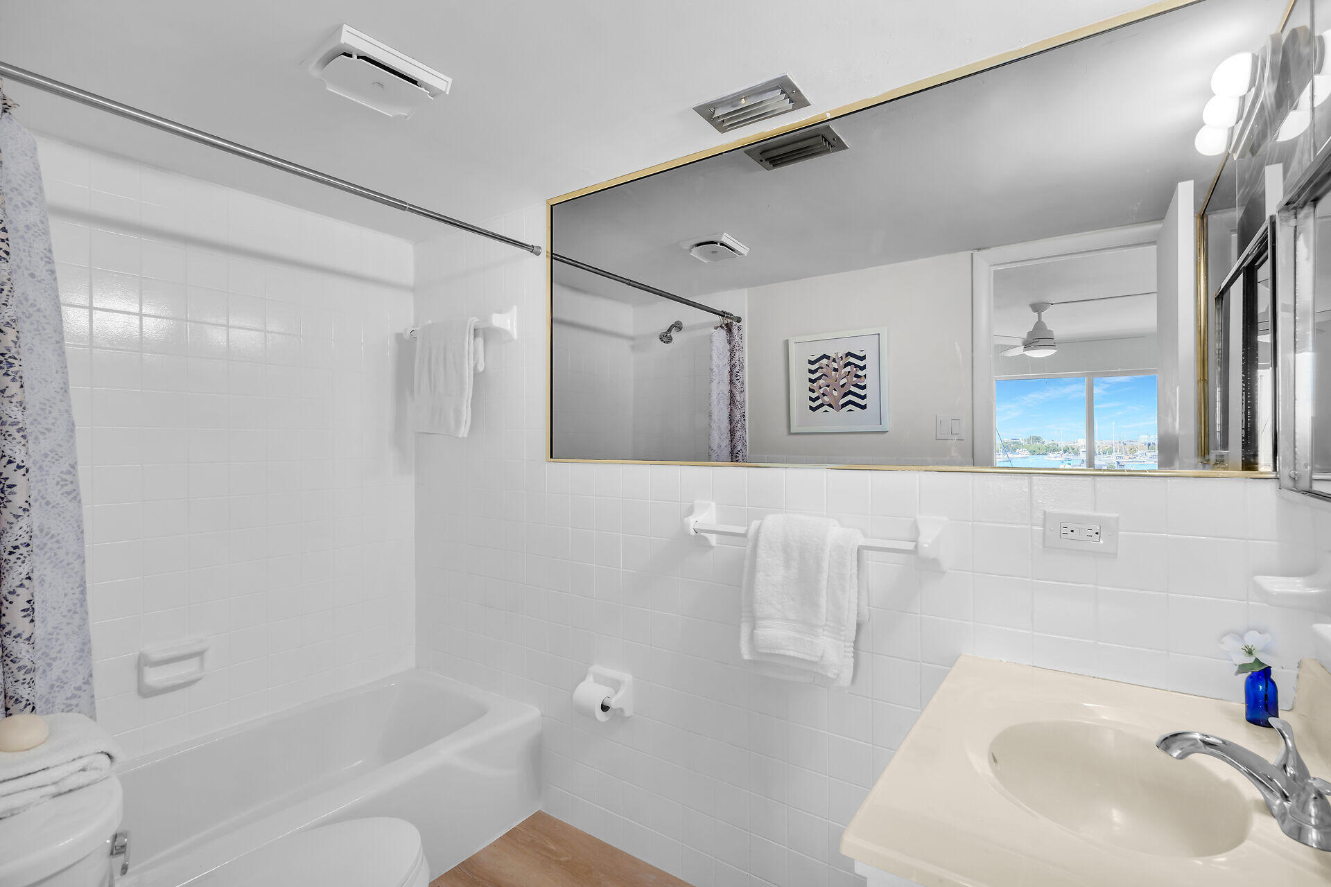 1115 Sombrero Boulevard, 203a Property Photo 9